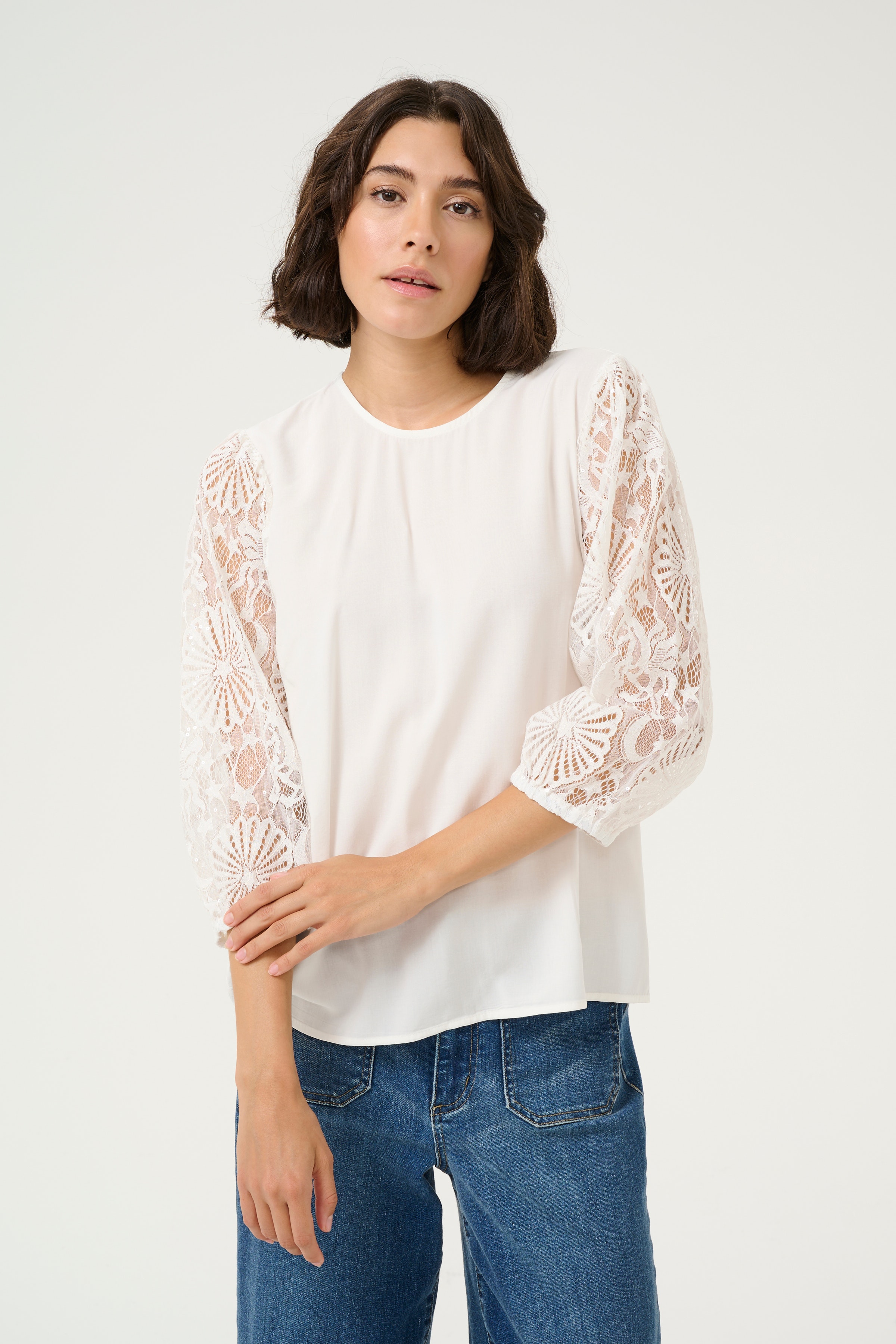 KAemilia Blouse en dentelle LOOKBOOK FRONT 10509343-110602