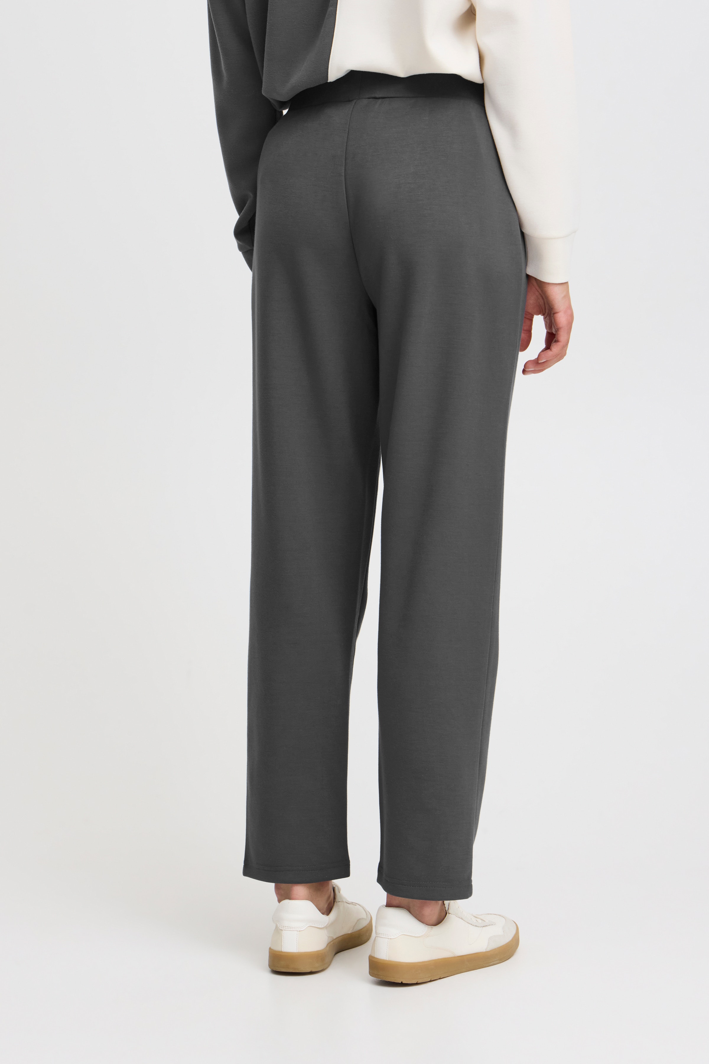 BYTULLAS Hose LOOKBOOK BACK 20815325-190201
