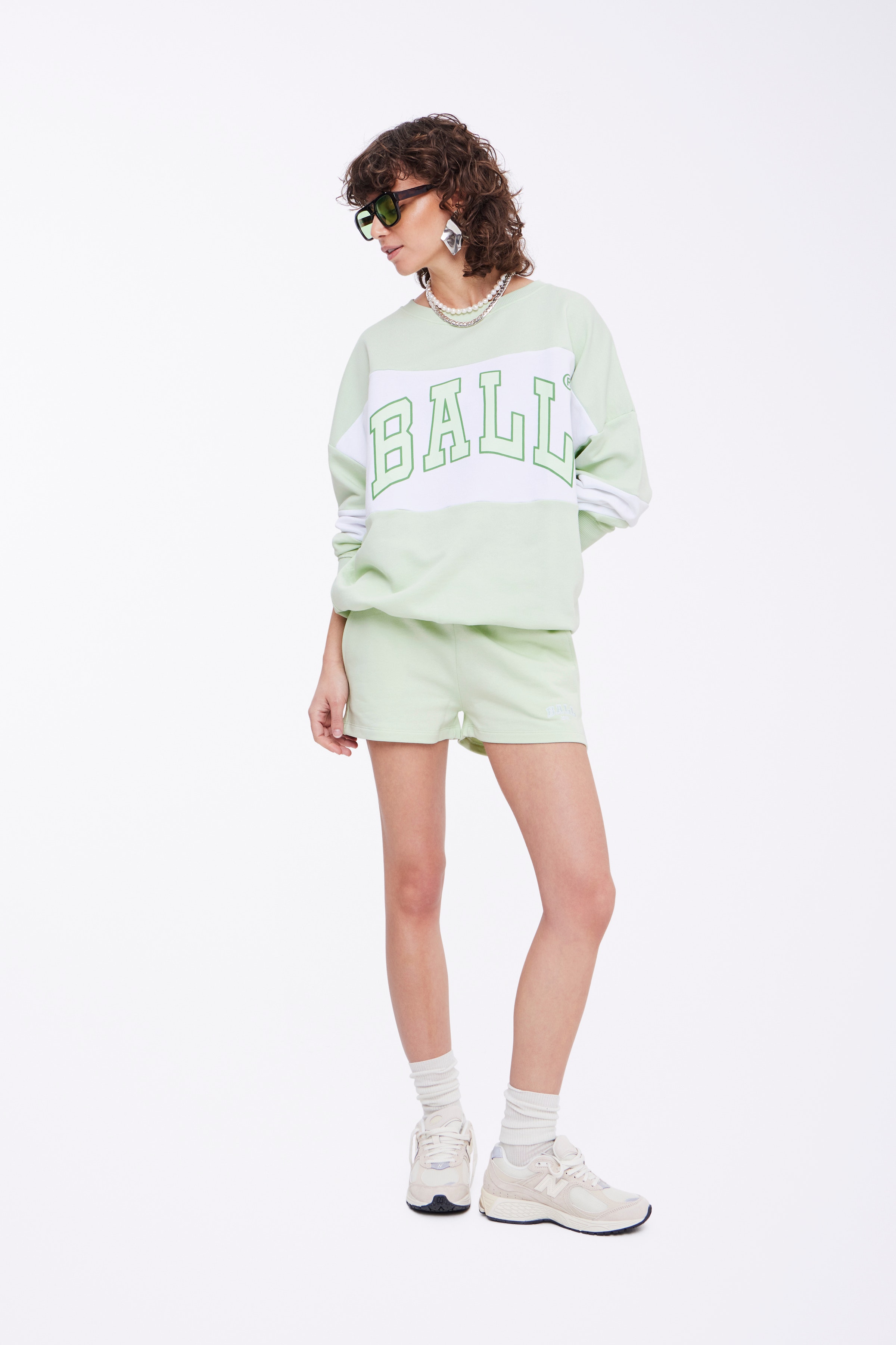 J. ROBINSON SWEATSHIRT LOOKBOOK FRONT 50400046-114805