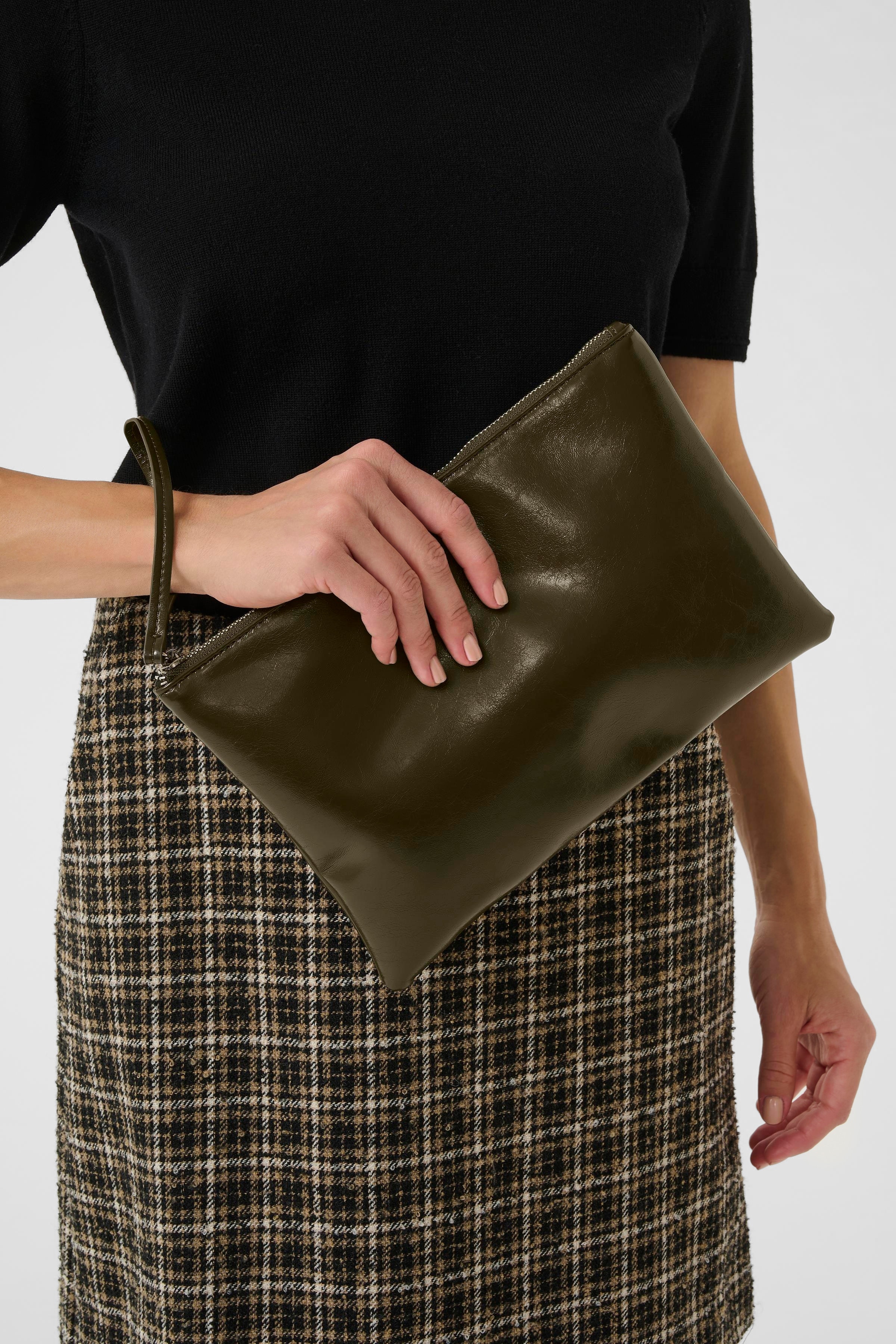 SaralinPW LOOKBOOK FRONT 30310098-190822