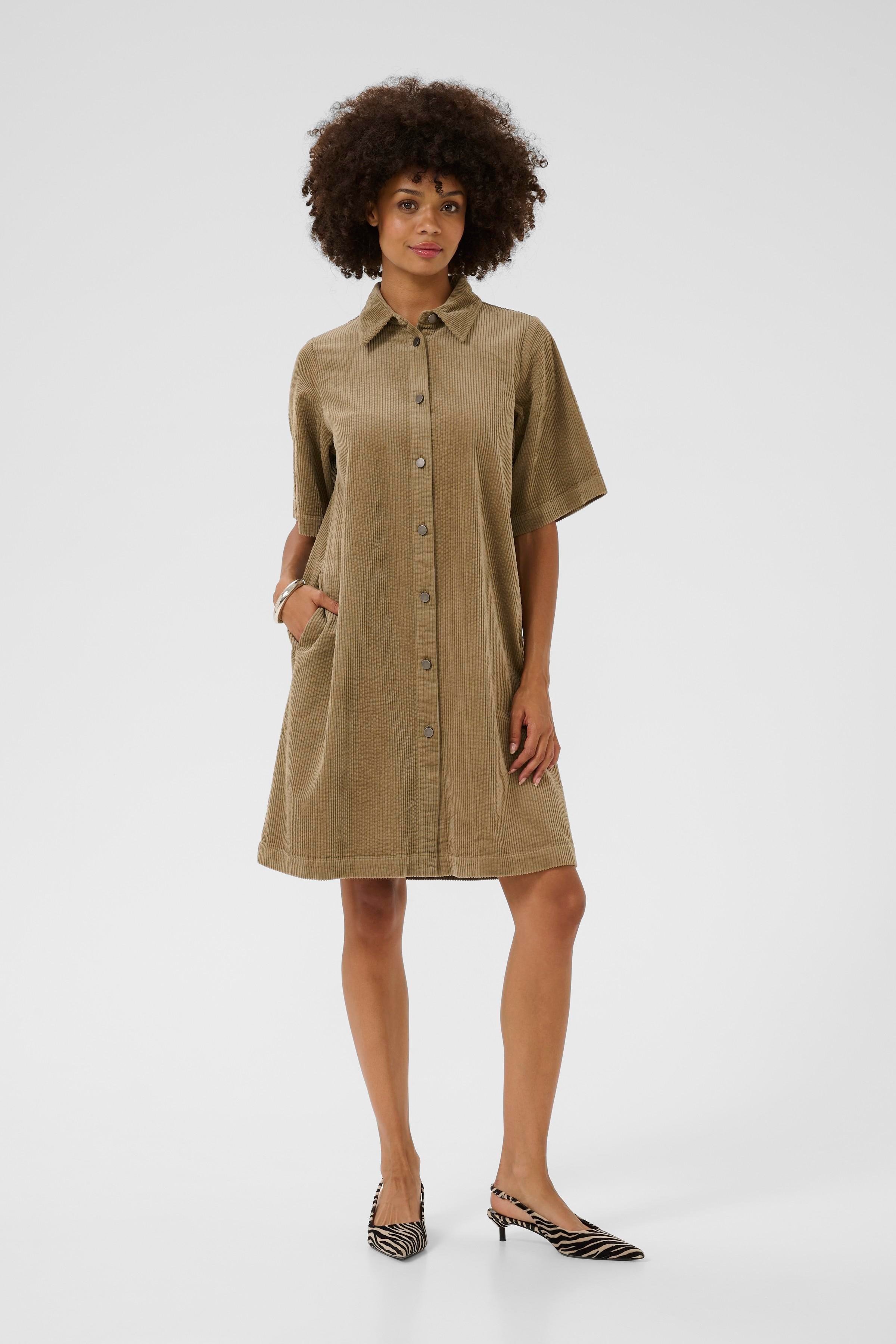 CUbaela Manchesterklänning LOOKBOOK FRONT 50112267-171310