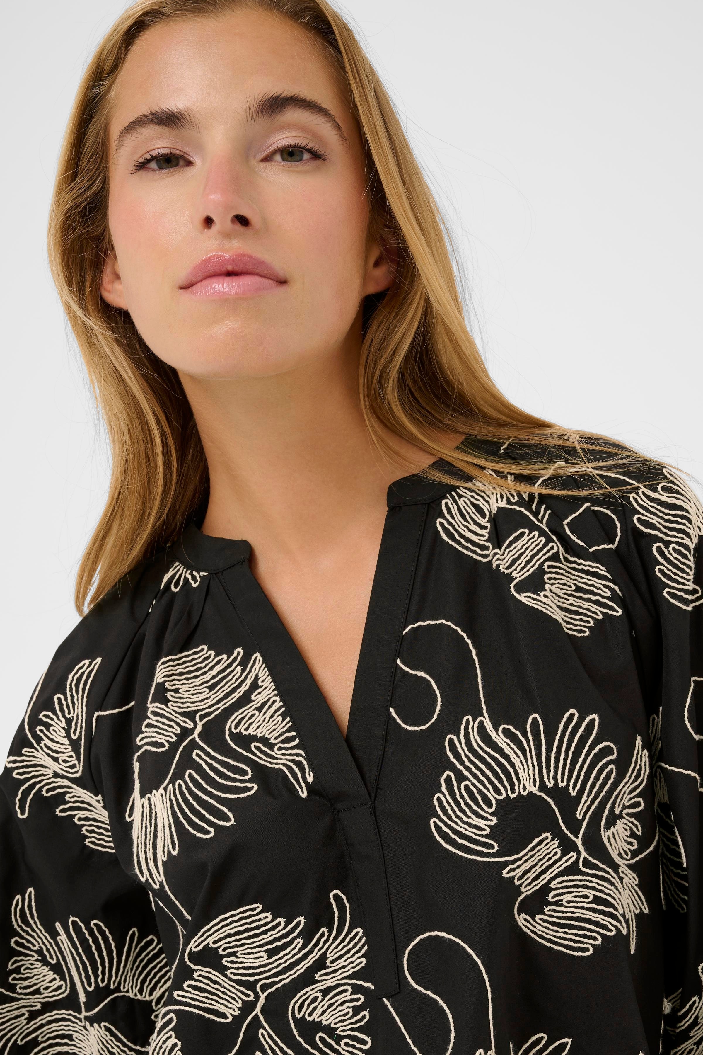 KAvinie Bluse LOOKBOOK DETAIL 10511096-108831