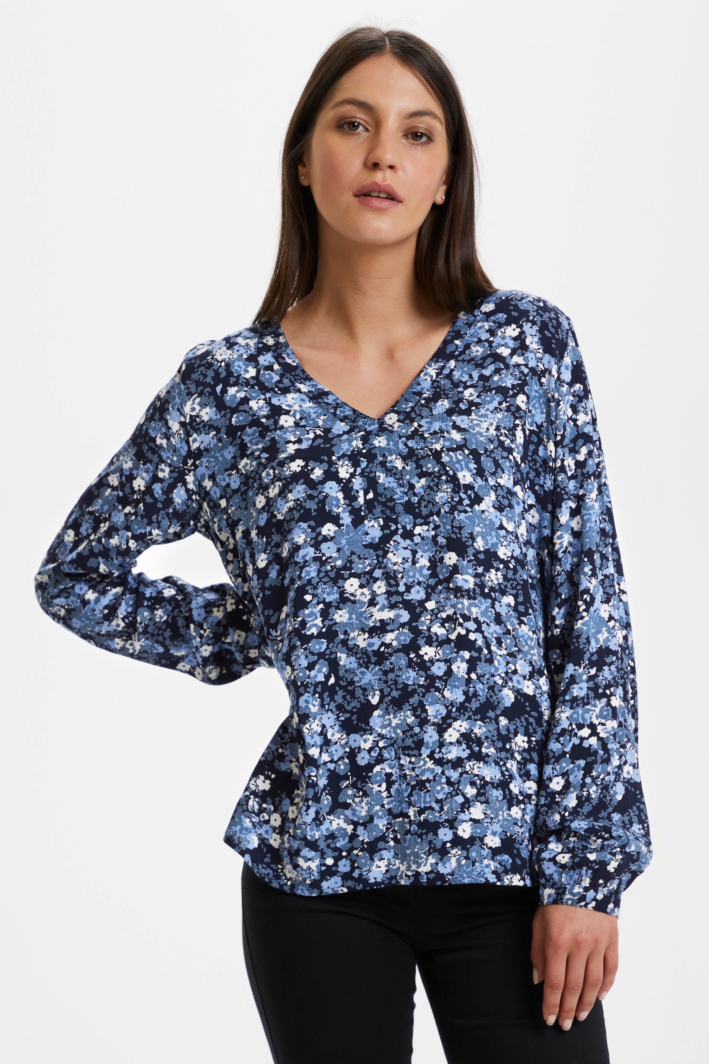 KAsia Långärmad blus LOOKBOOK FRONT 10505701-101927