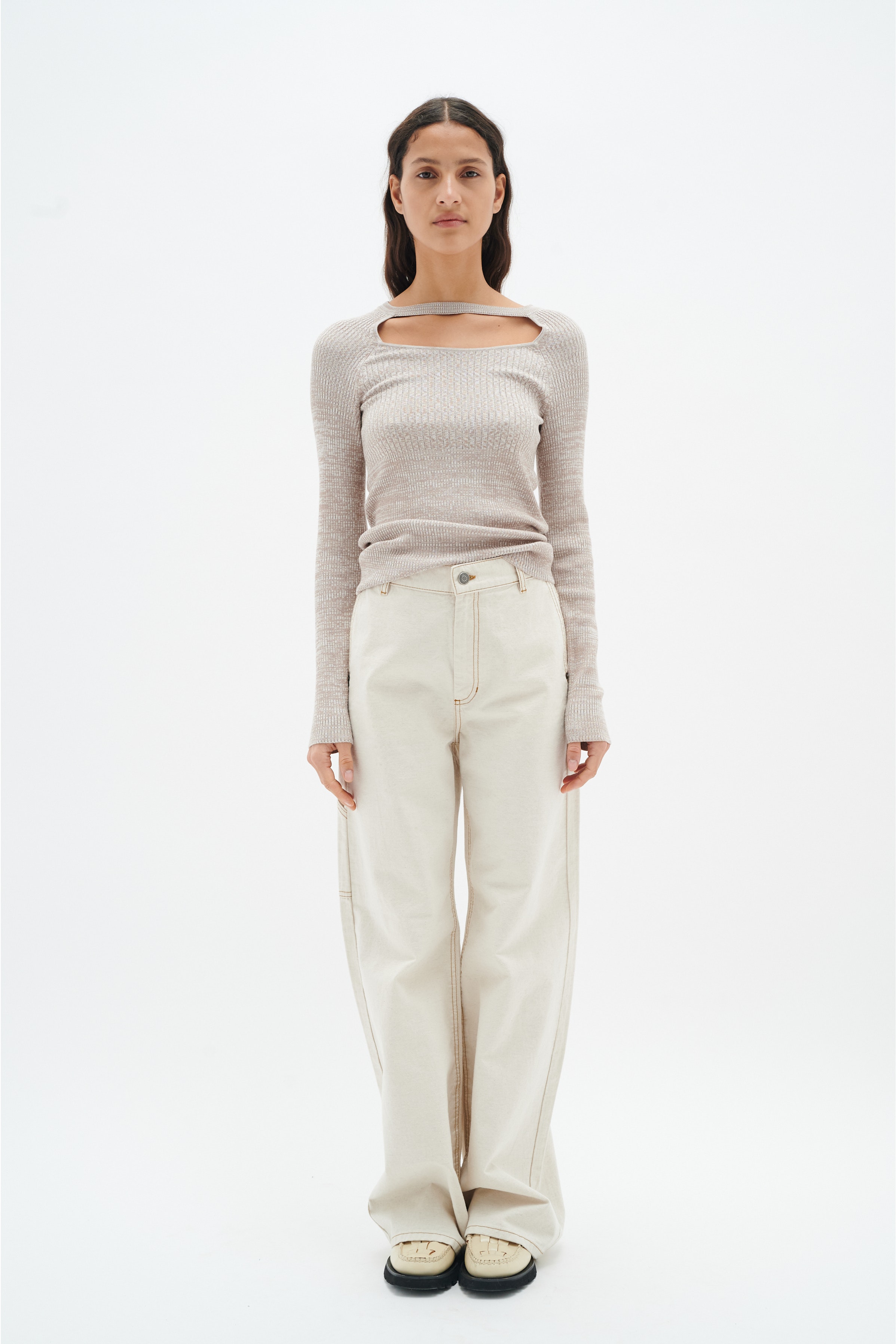 AloraIW Pullover LOOKBOOK FRONT 30108097-161211