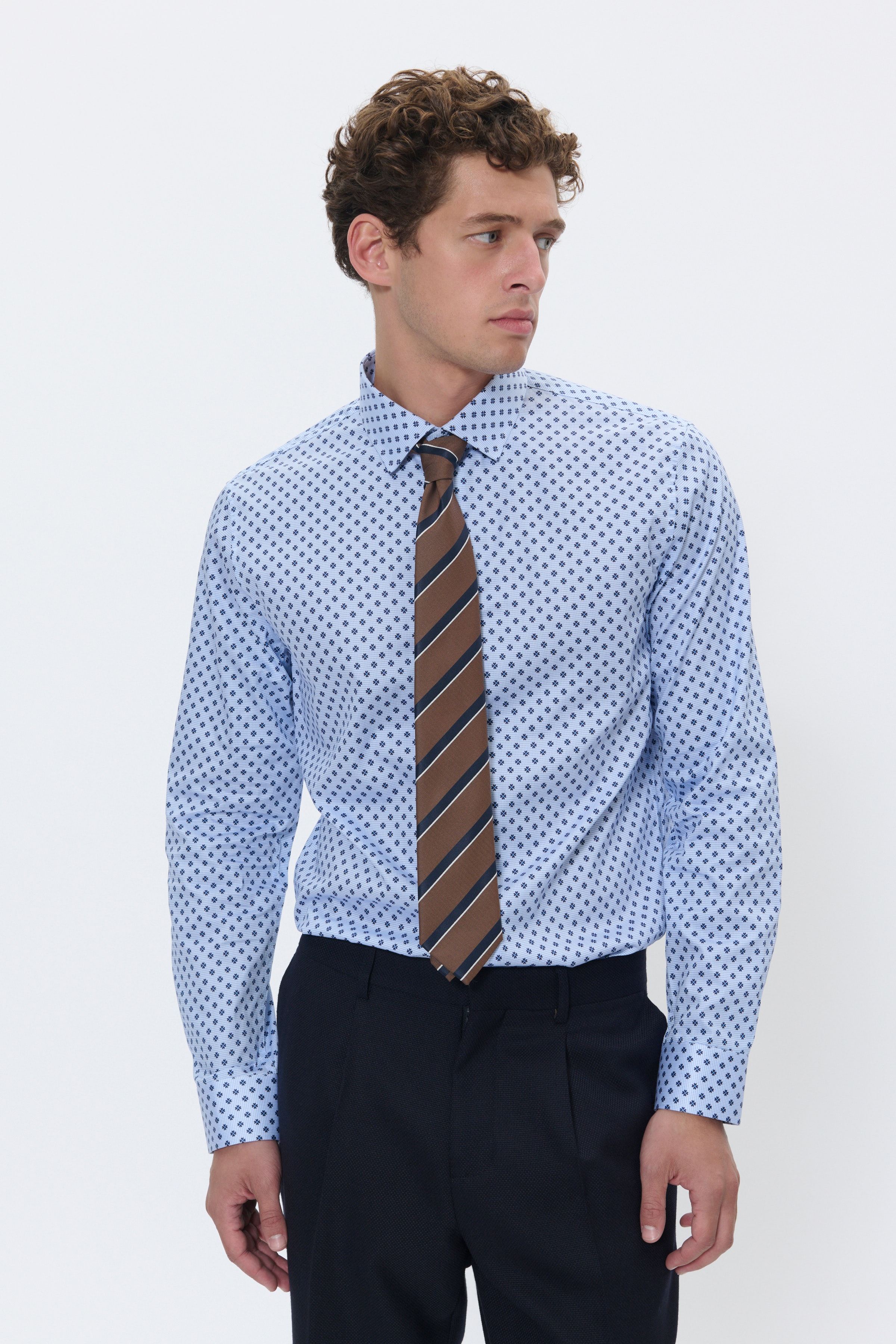 MAtrostol Shirt LOOKBOOK FRONT 30208522-164021