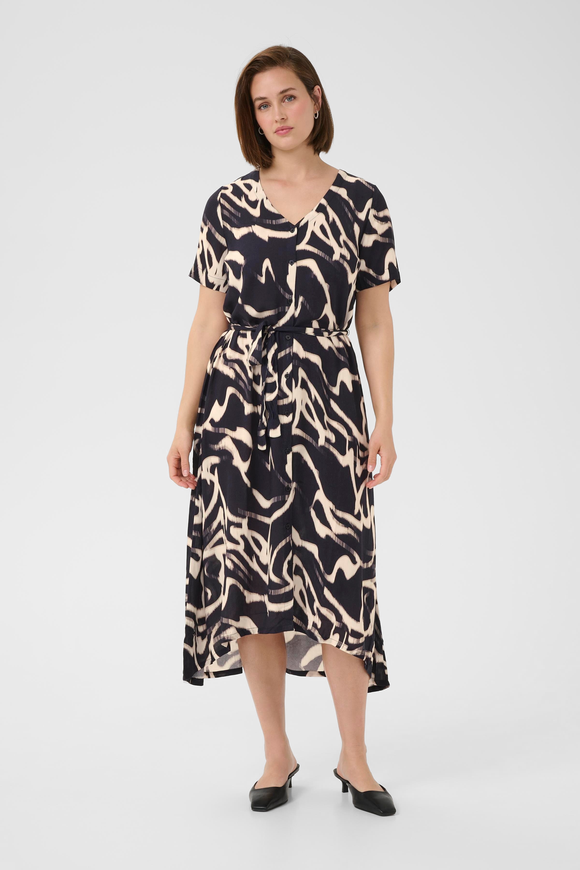 KAbeathe Dress LOOKBOOK FRONT 10508894-107701