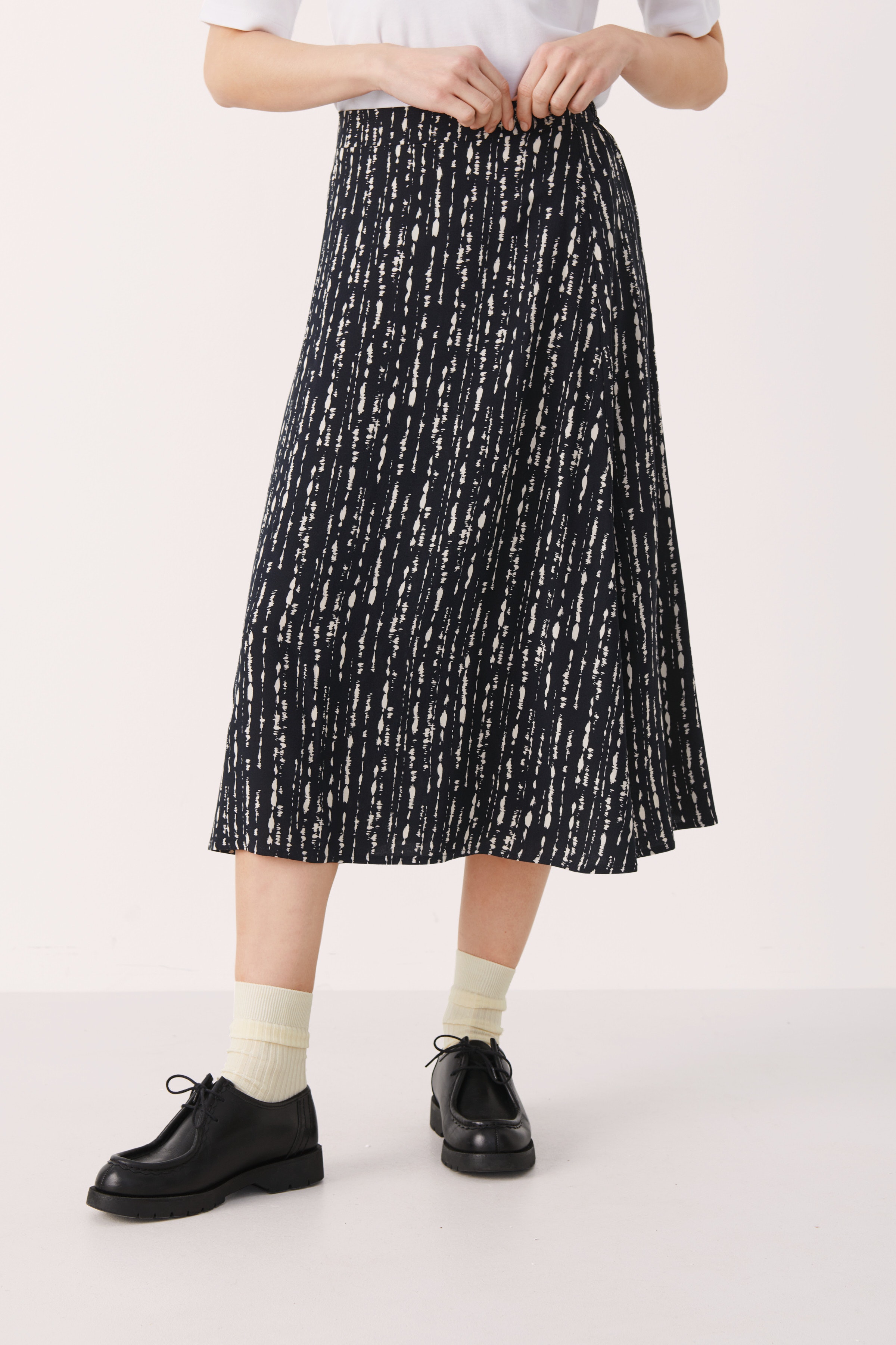 SvanaPW Kjol LOOKBOOK FRONT 30307514-301840