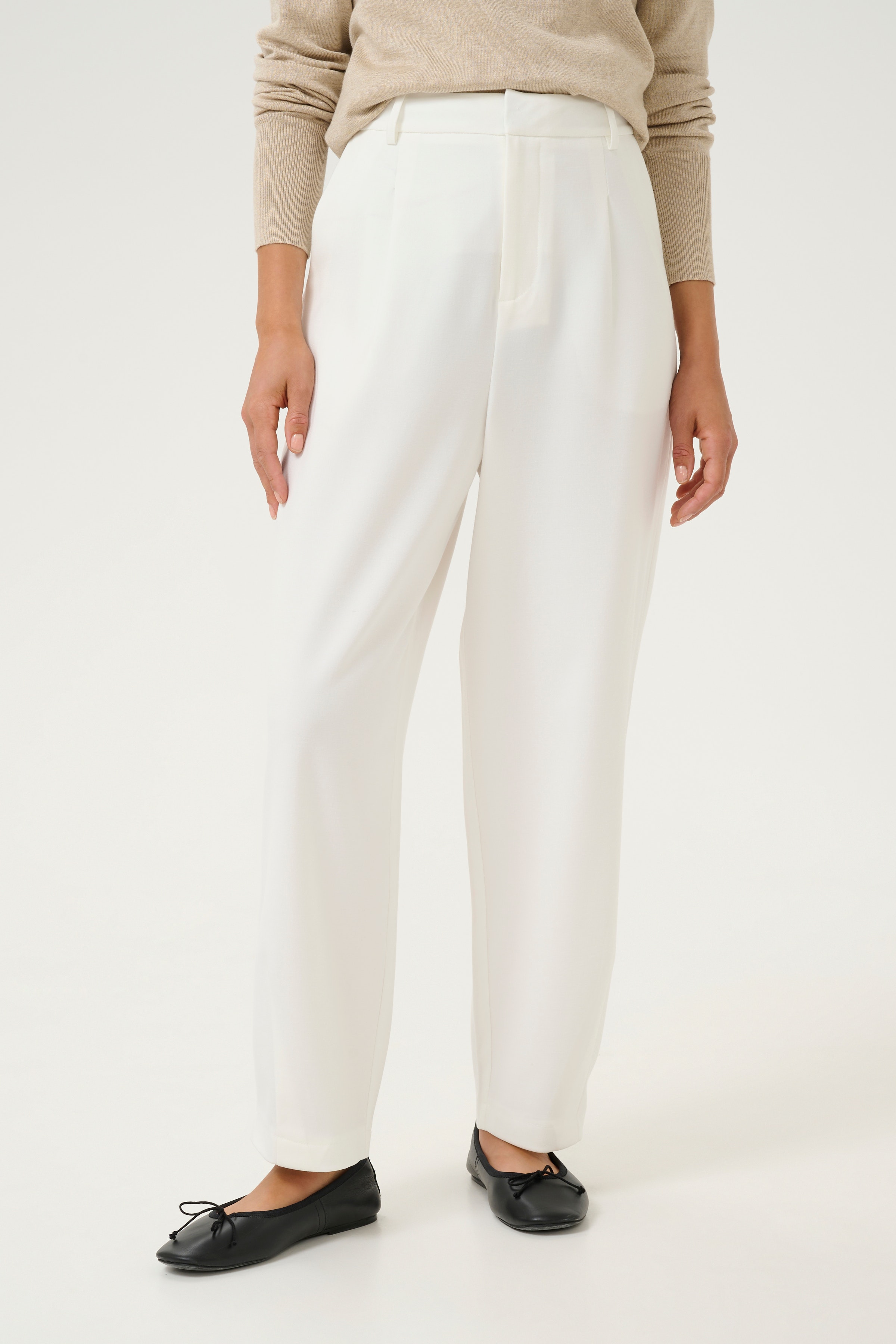 KAmerle Trousers LOOKBOOK FRONT 10504769-110602