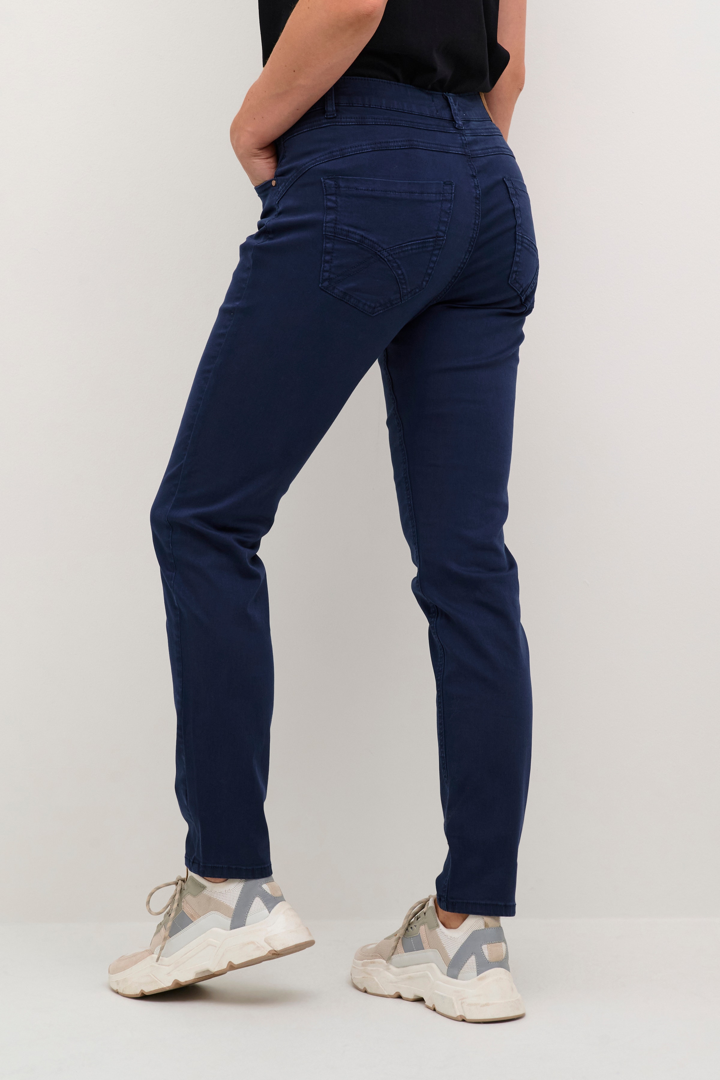 CRAnn Jeans LOOKBOOK BACK 10612252-194024