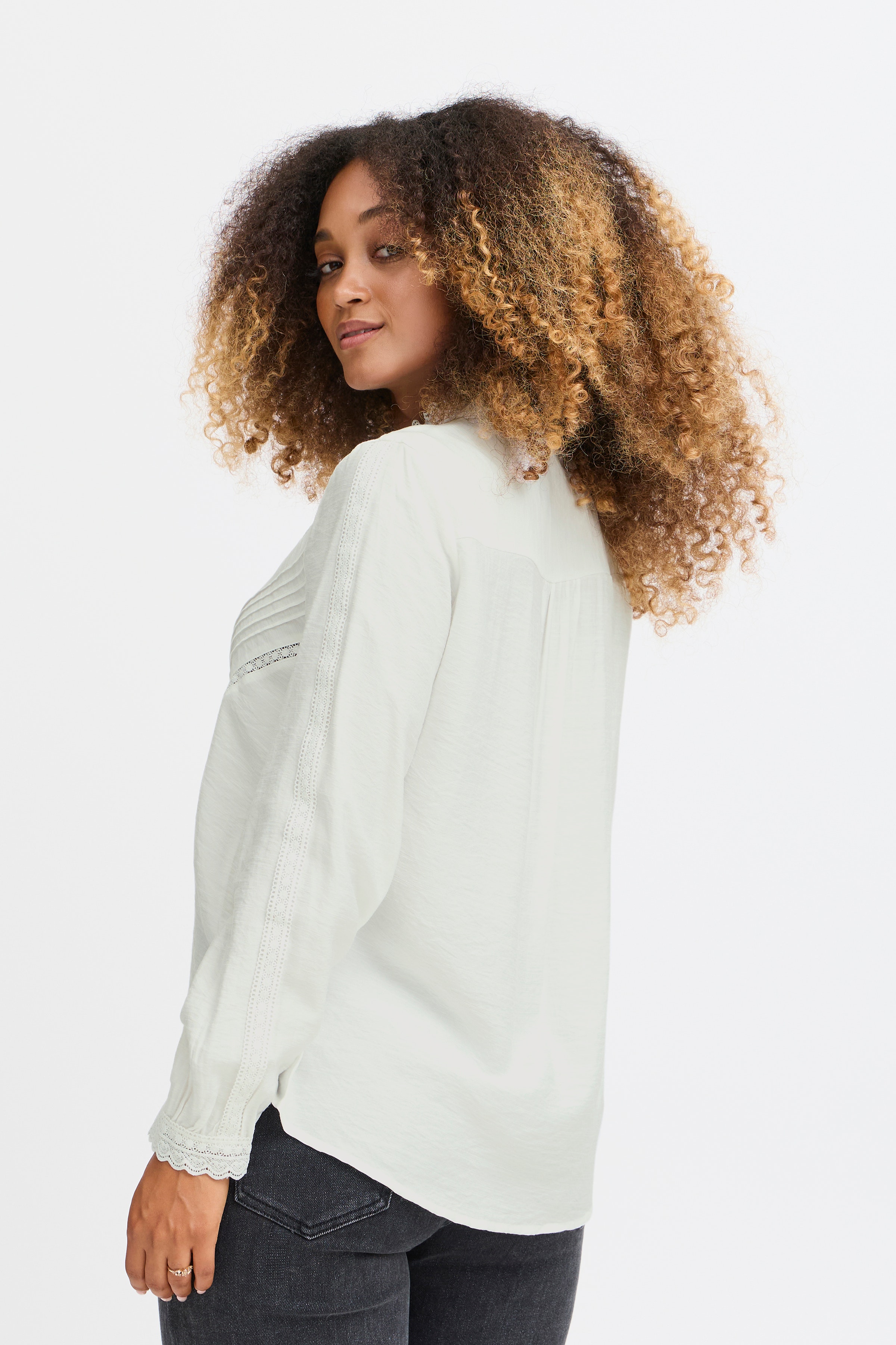 SBBINDU Bluse LOOKBOOK BACK 22100828-110602