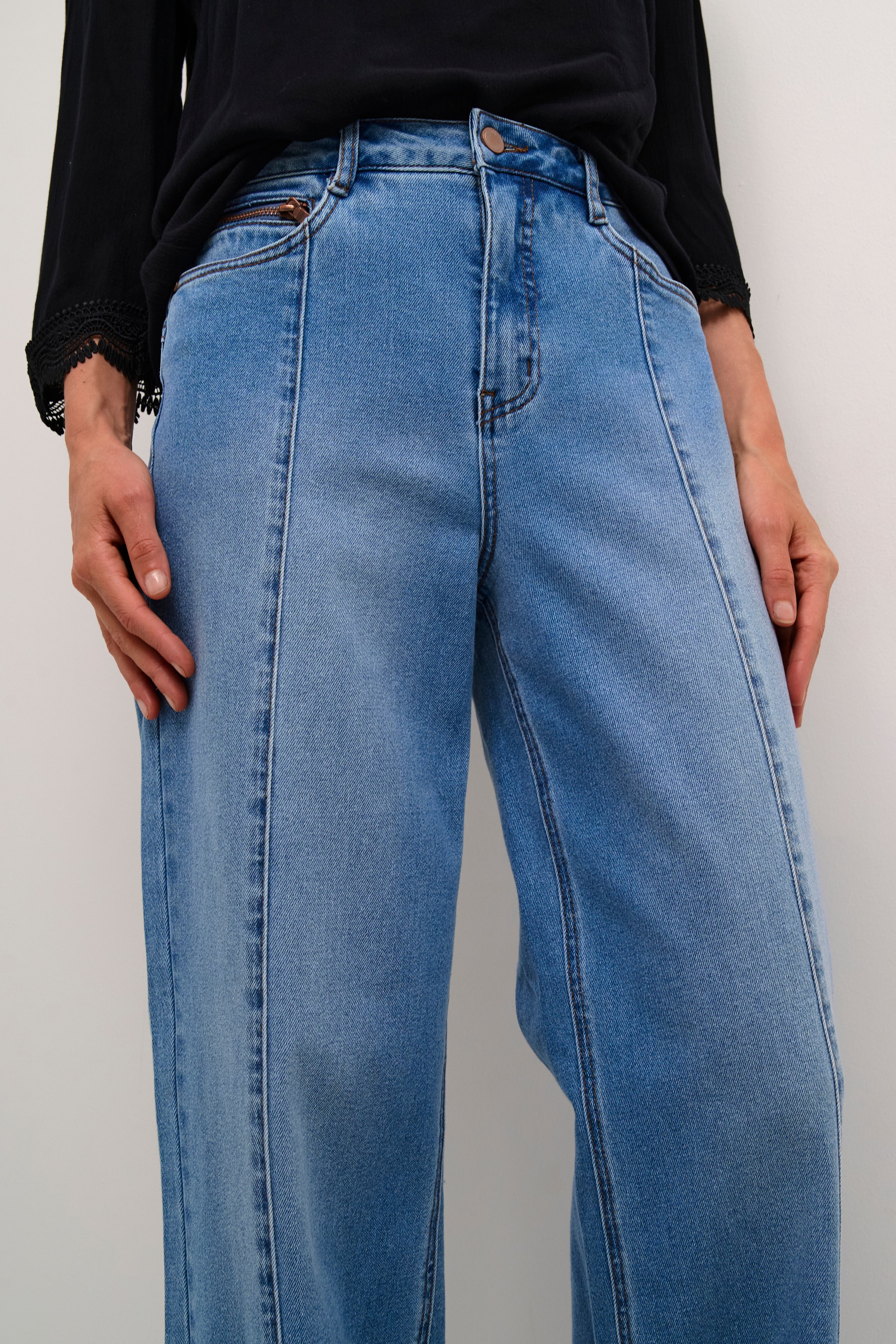 CRMie Jeans LOOKBOOK DETAIL 10612153-103828