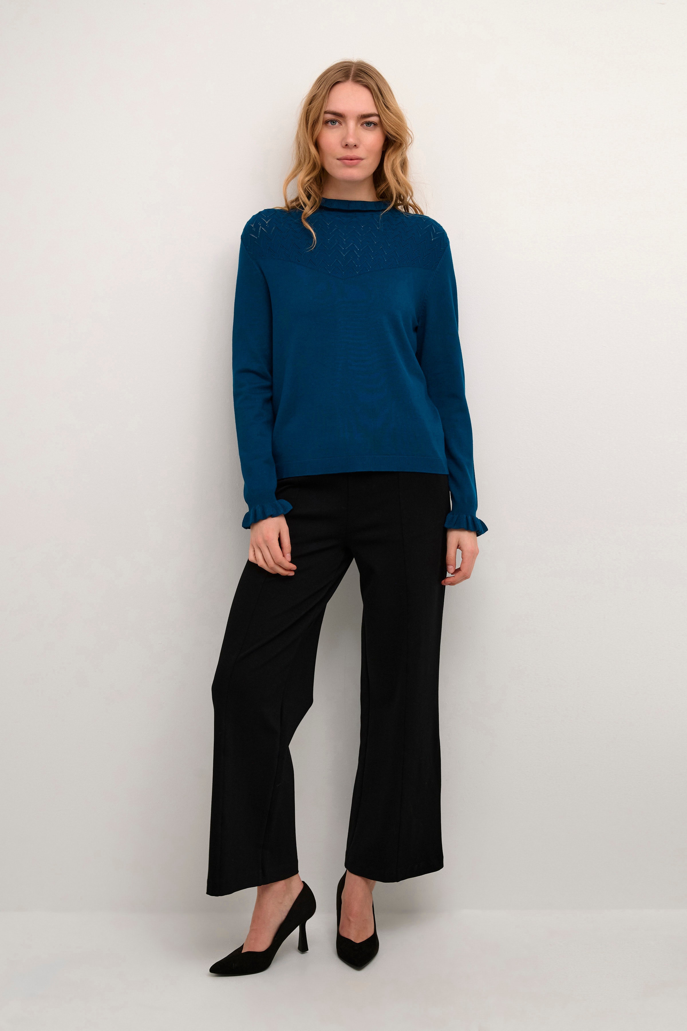 CRVillea Pullover LOOKBOOK FRONT 10611897-194038