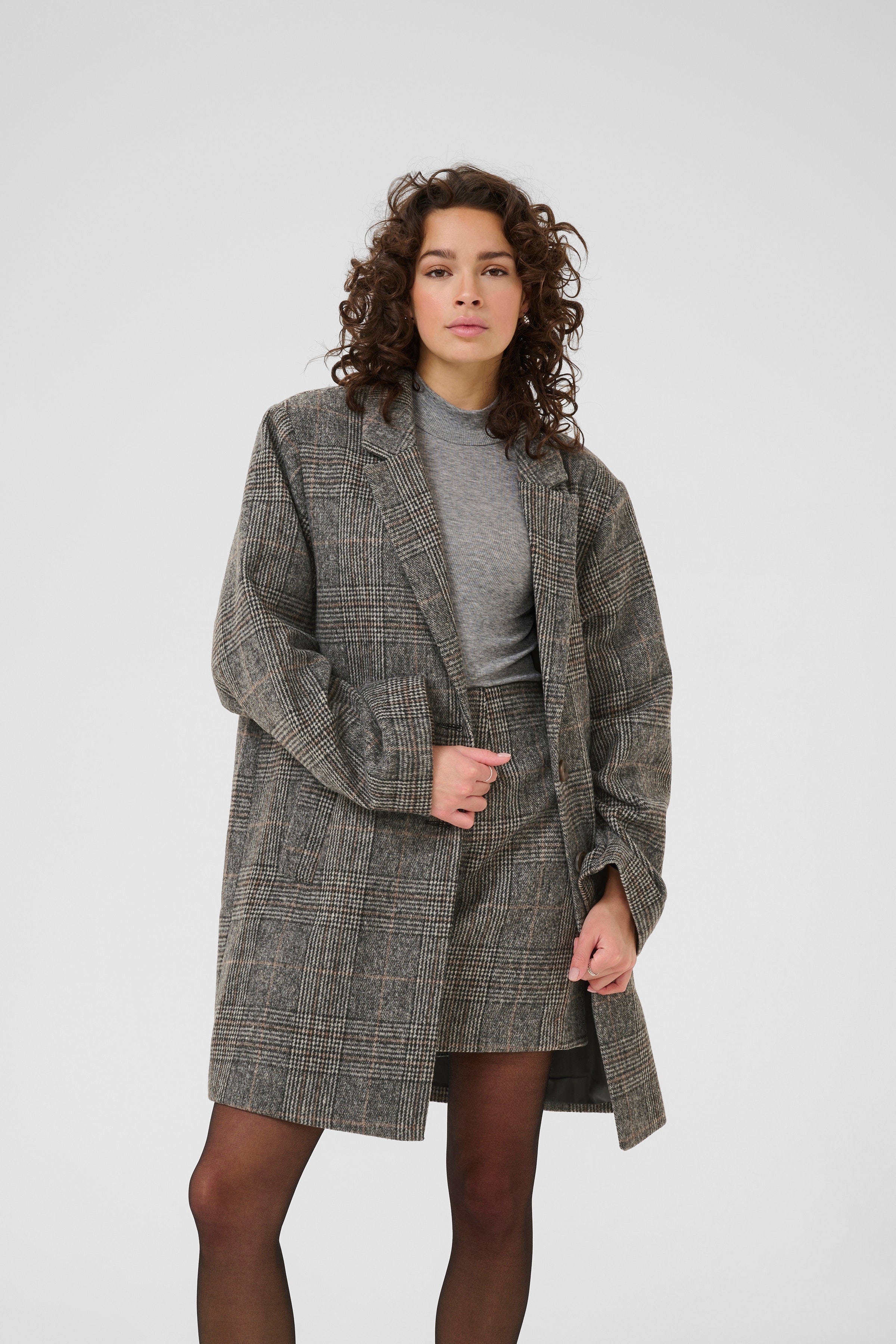KAvivian Outerwear LOOKBOOK FRONT 10510665-108293