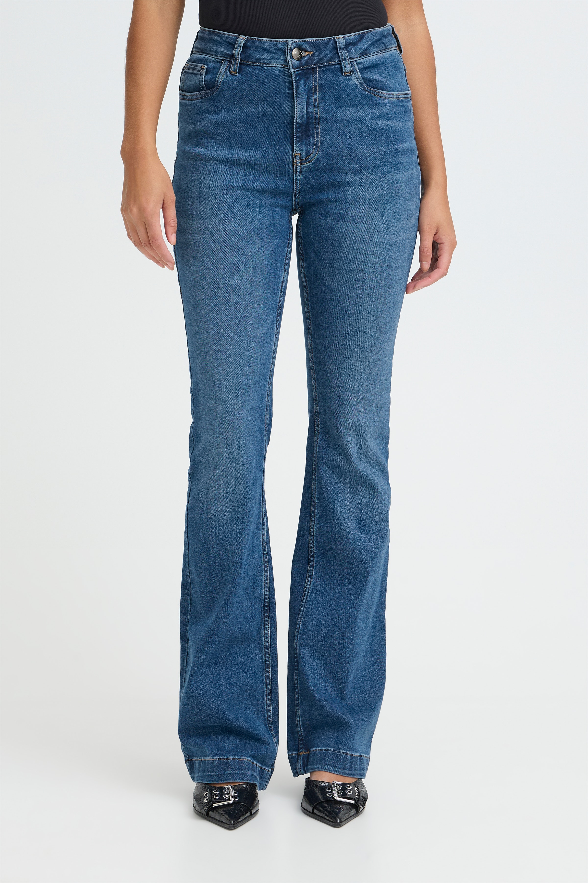 PZBECCA UHW Bootcut Leg LOOKBOOK FRONT 50207285-200005