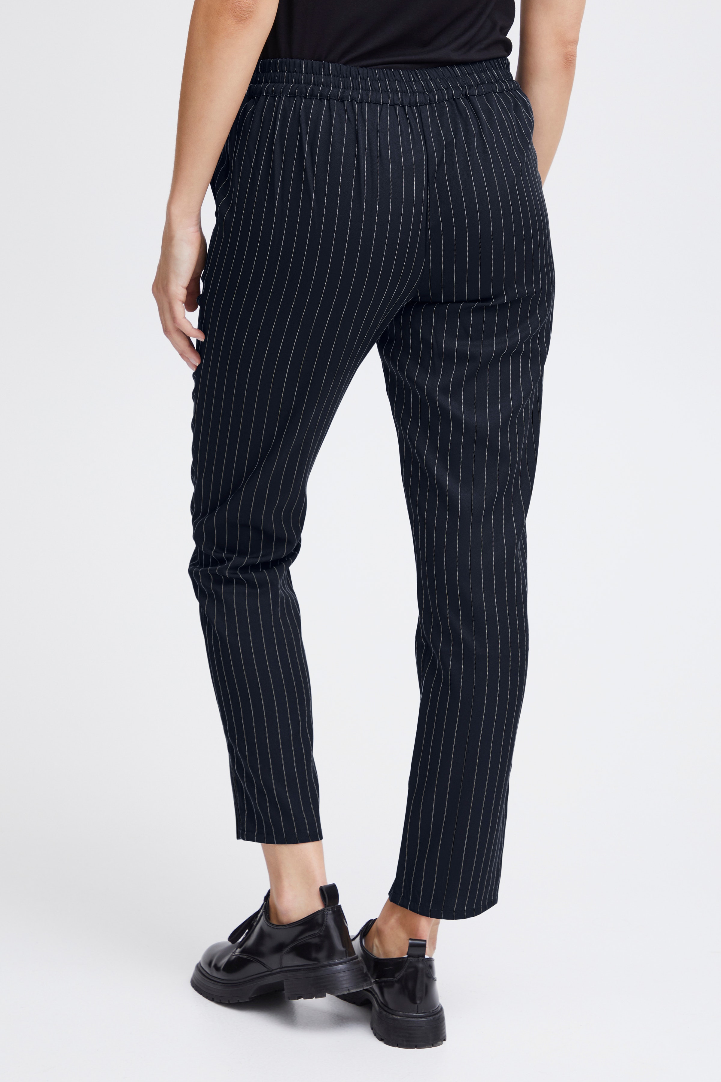 FRPAMILA Trousers LOOKBOOK FRONT 20613802-200119