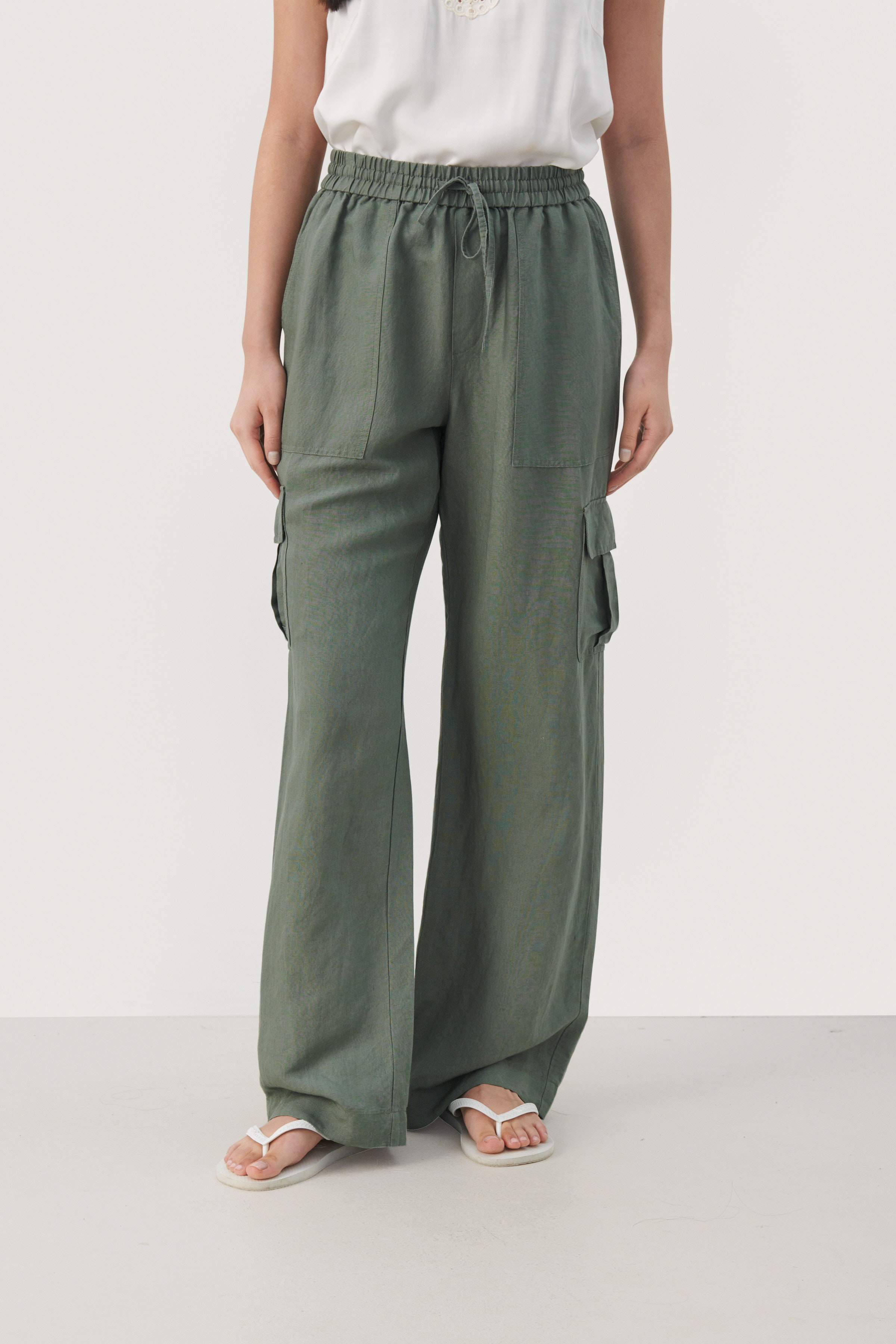 GraziaPW Linen Cargo trousers LOOKBOOK FRONT 30308676-185806