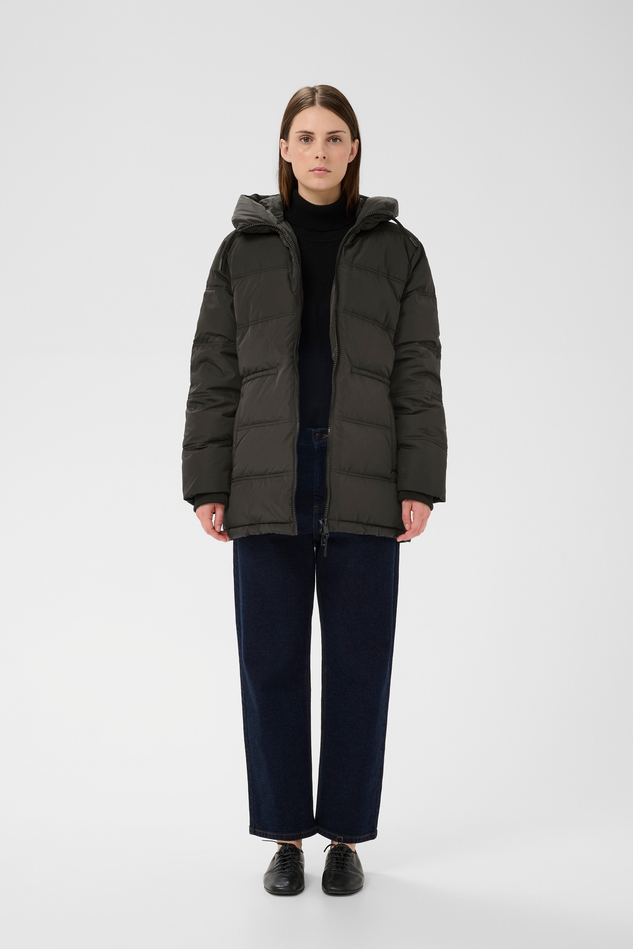 JoleneIW Mantel LOOKBOOK FRONT 30110148-194008