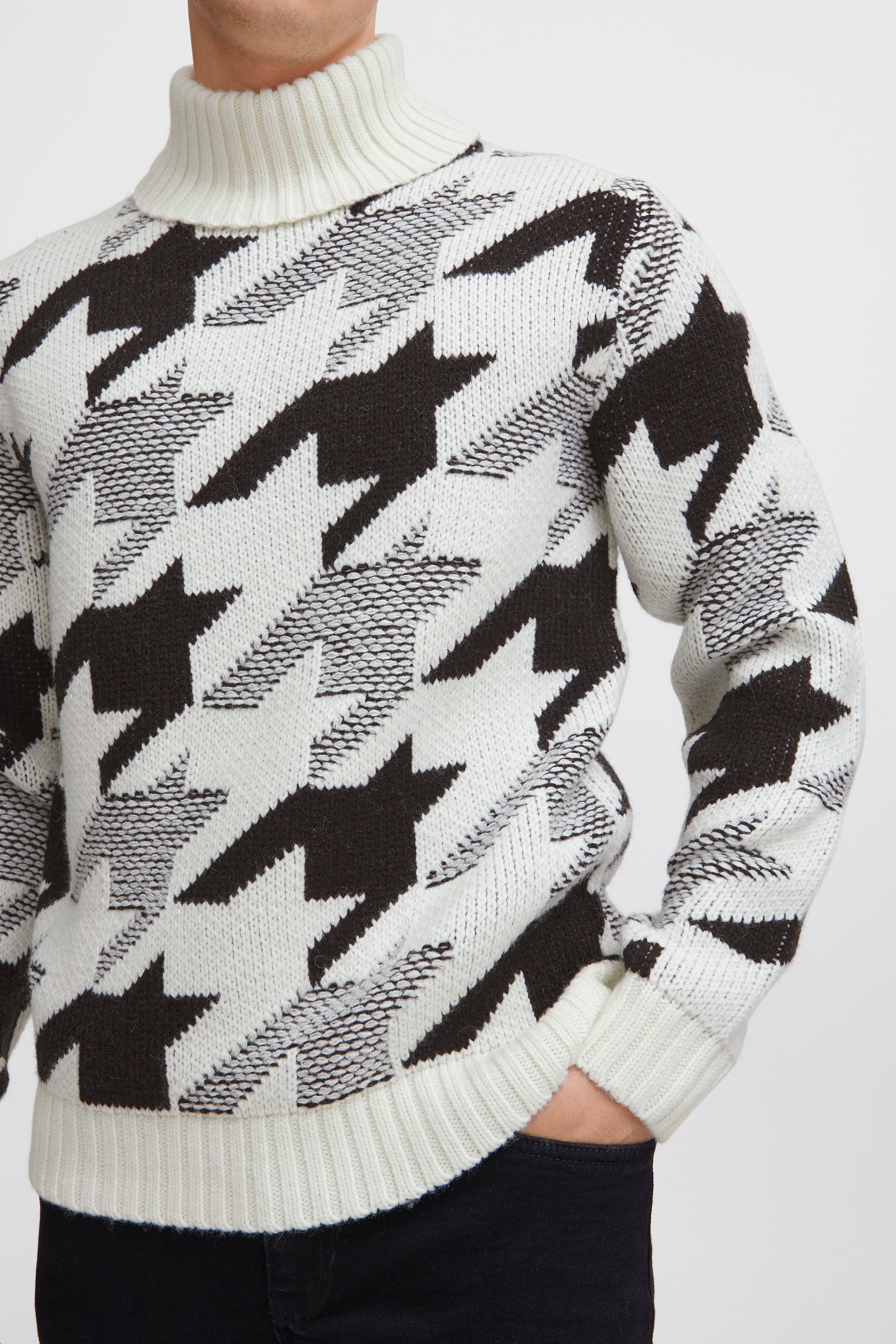 CFKARL PULLOVER LOOKBOOK DETAIL 20504901-114201