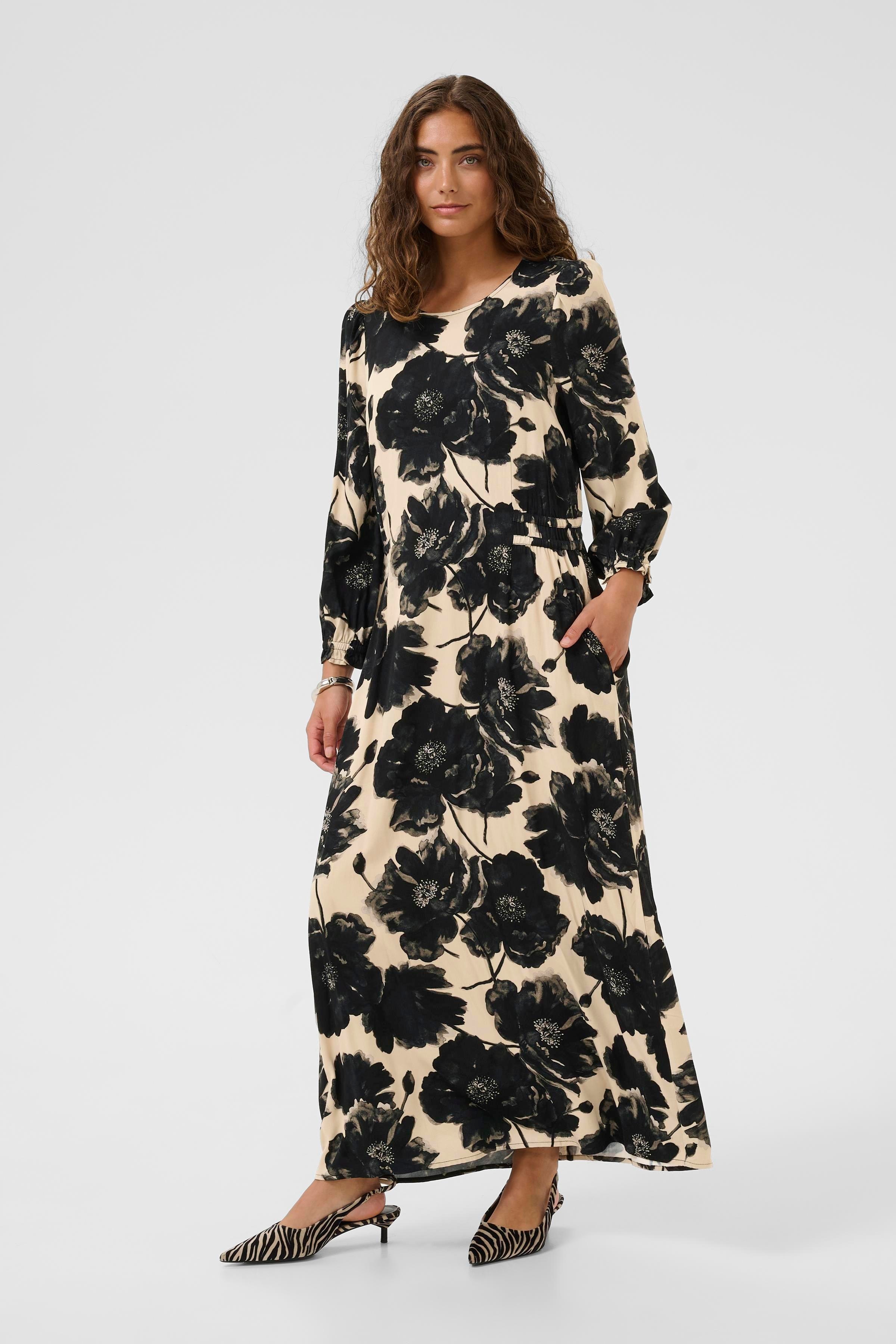 CUrachel Kjole LOOKBOOK FRONT 50112377-108570