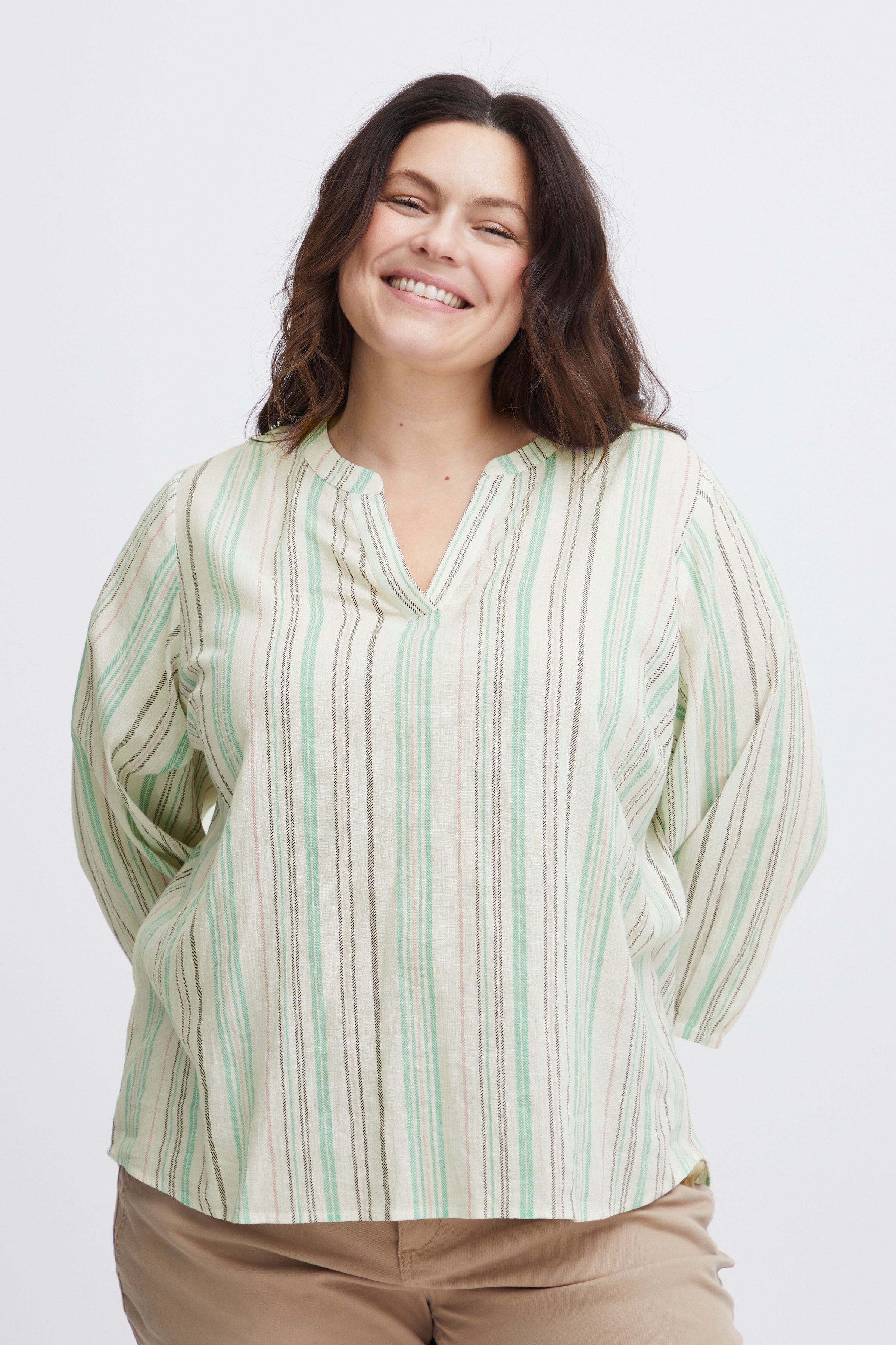 Kortærmet bluse LOOKBOOK FRONT 20613752-202818