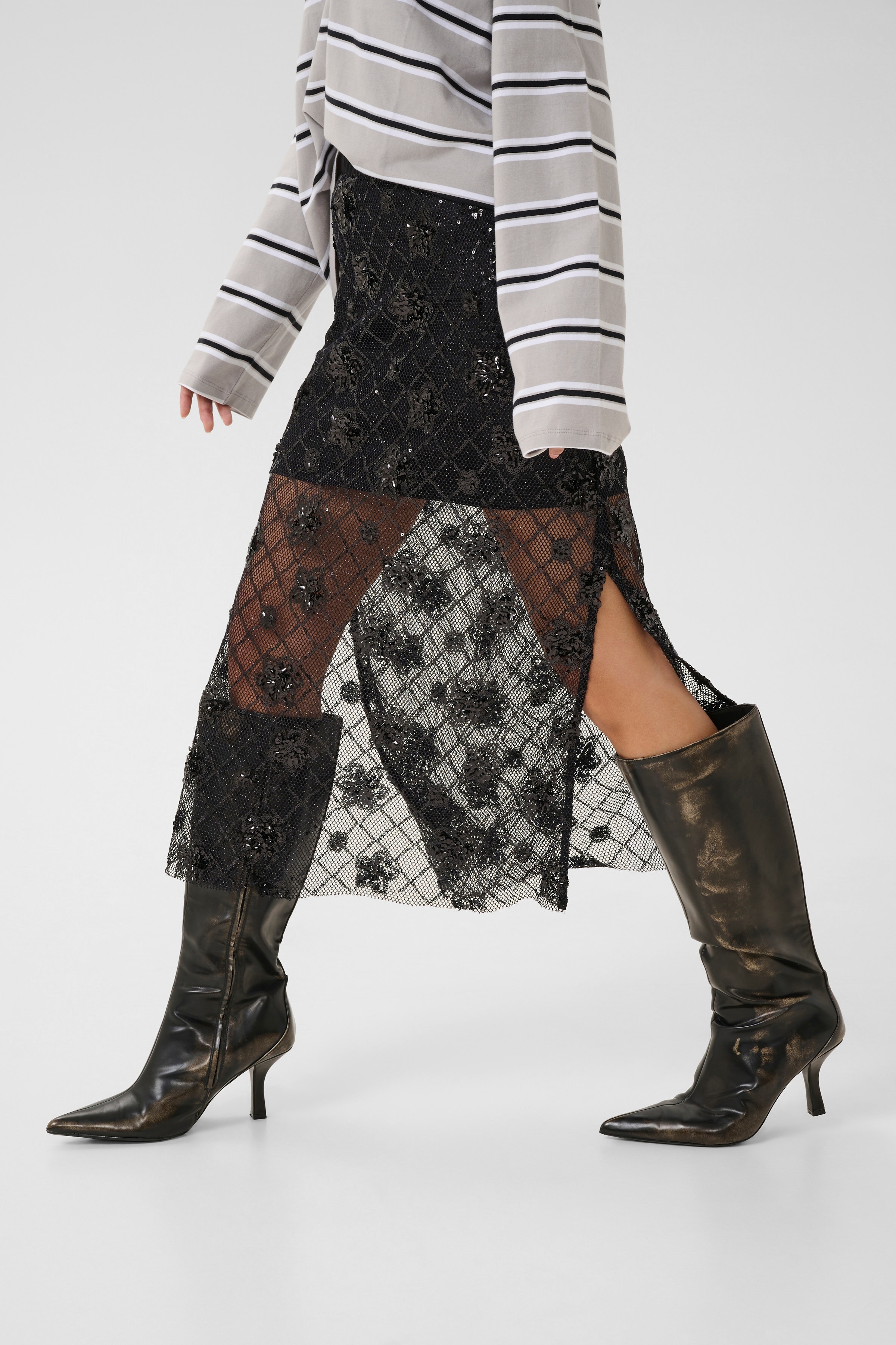 KBBrynn Skirt LOOKBOOK FRONT 10105620-194008