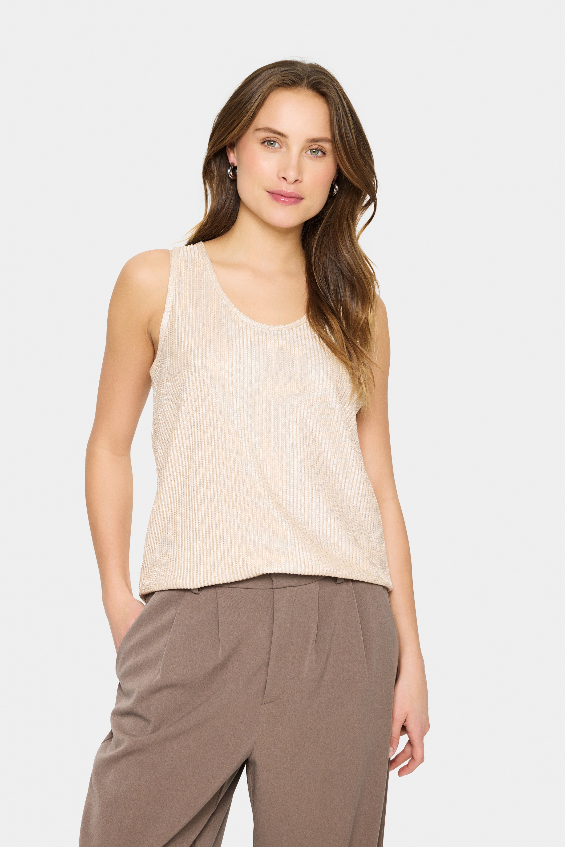 EvySZ Top LOOKBOOK FRONT 30513301-110507