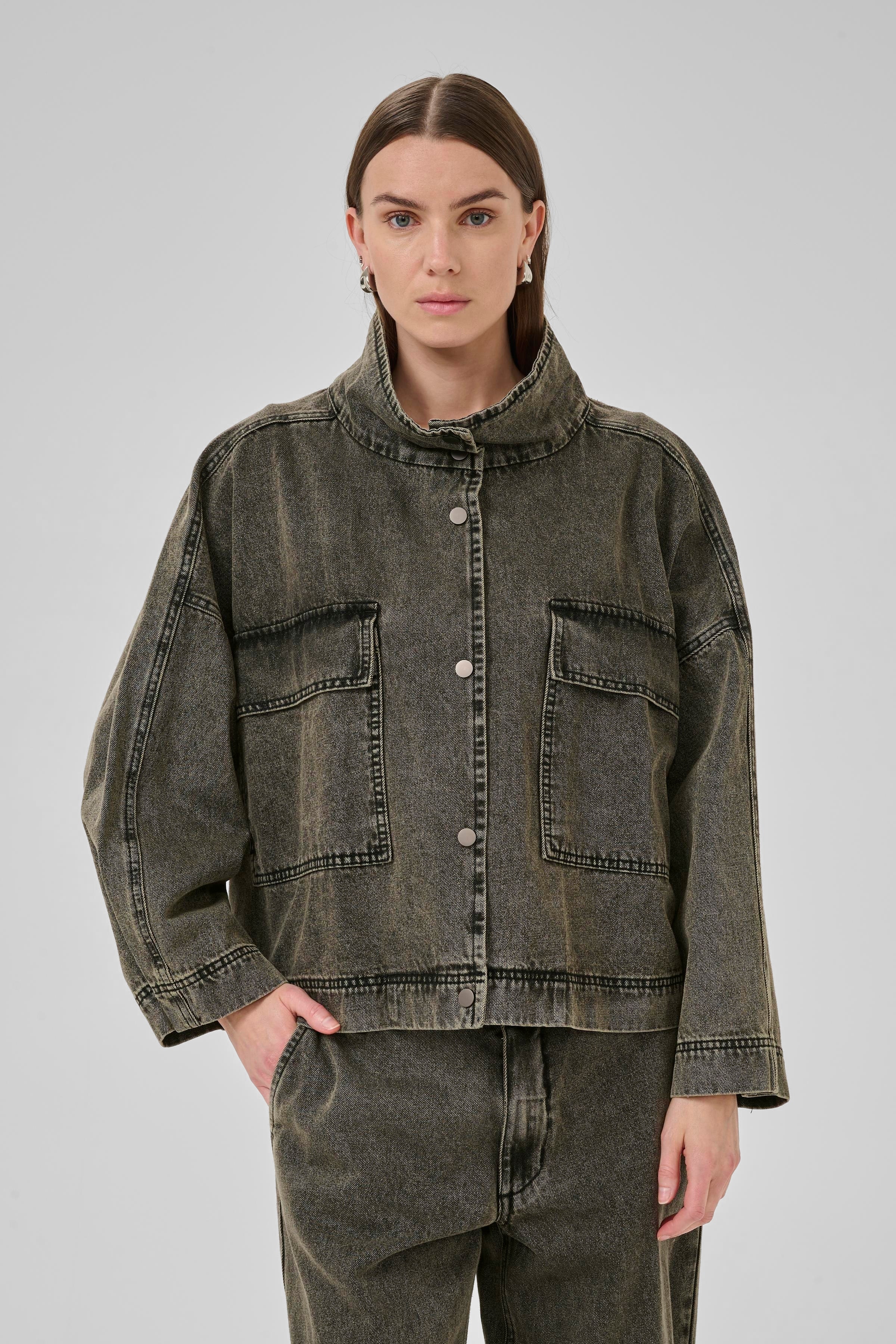 TessaMW Causal jas LOOKBOOK FRONT 10704774-100085