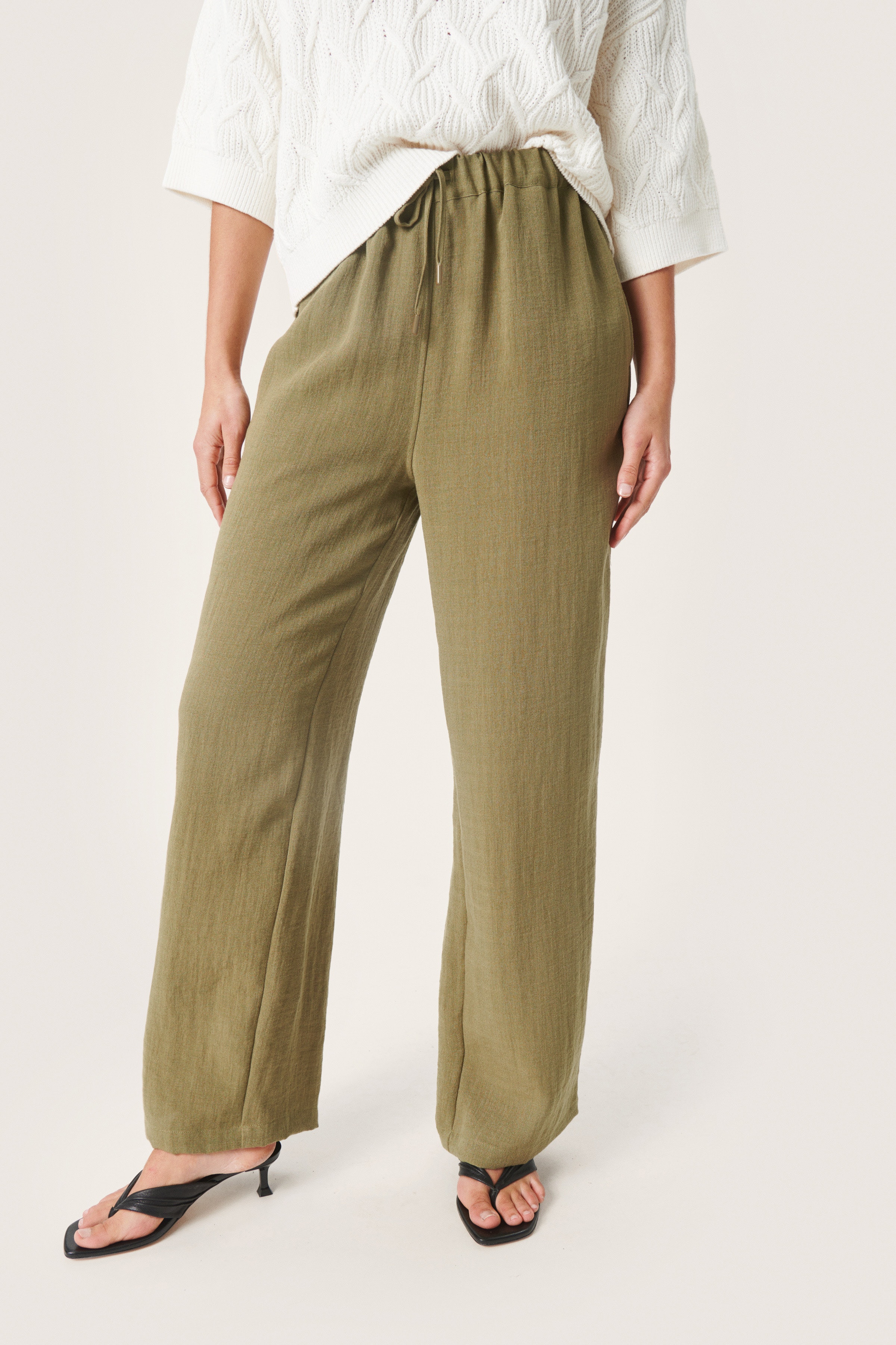 SLCamile Trousers LOOKBOOK FRONT 30406005-180422