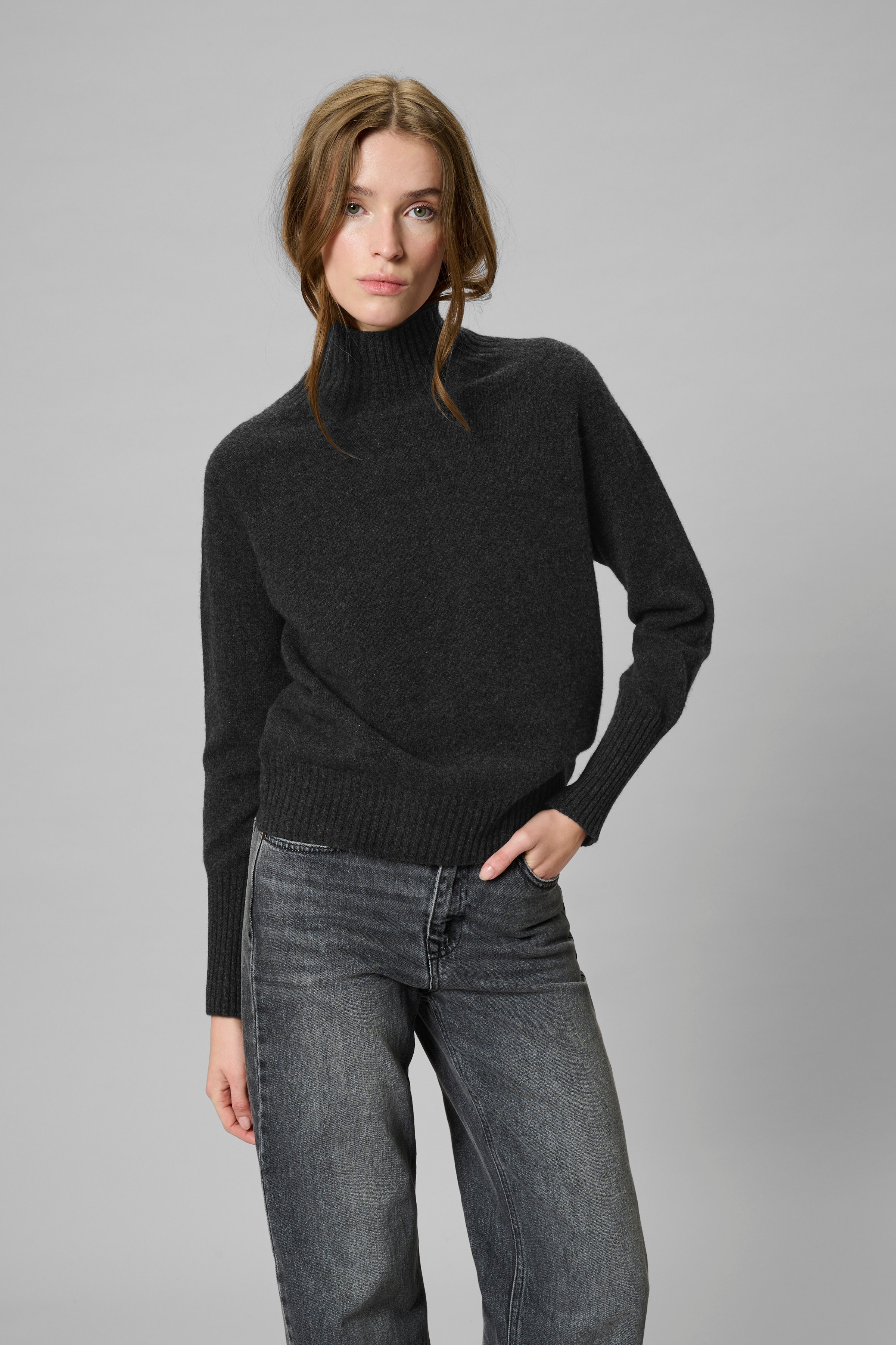 MWTracy Pullover LOOKBOOK FRONT 10705356-100379