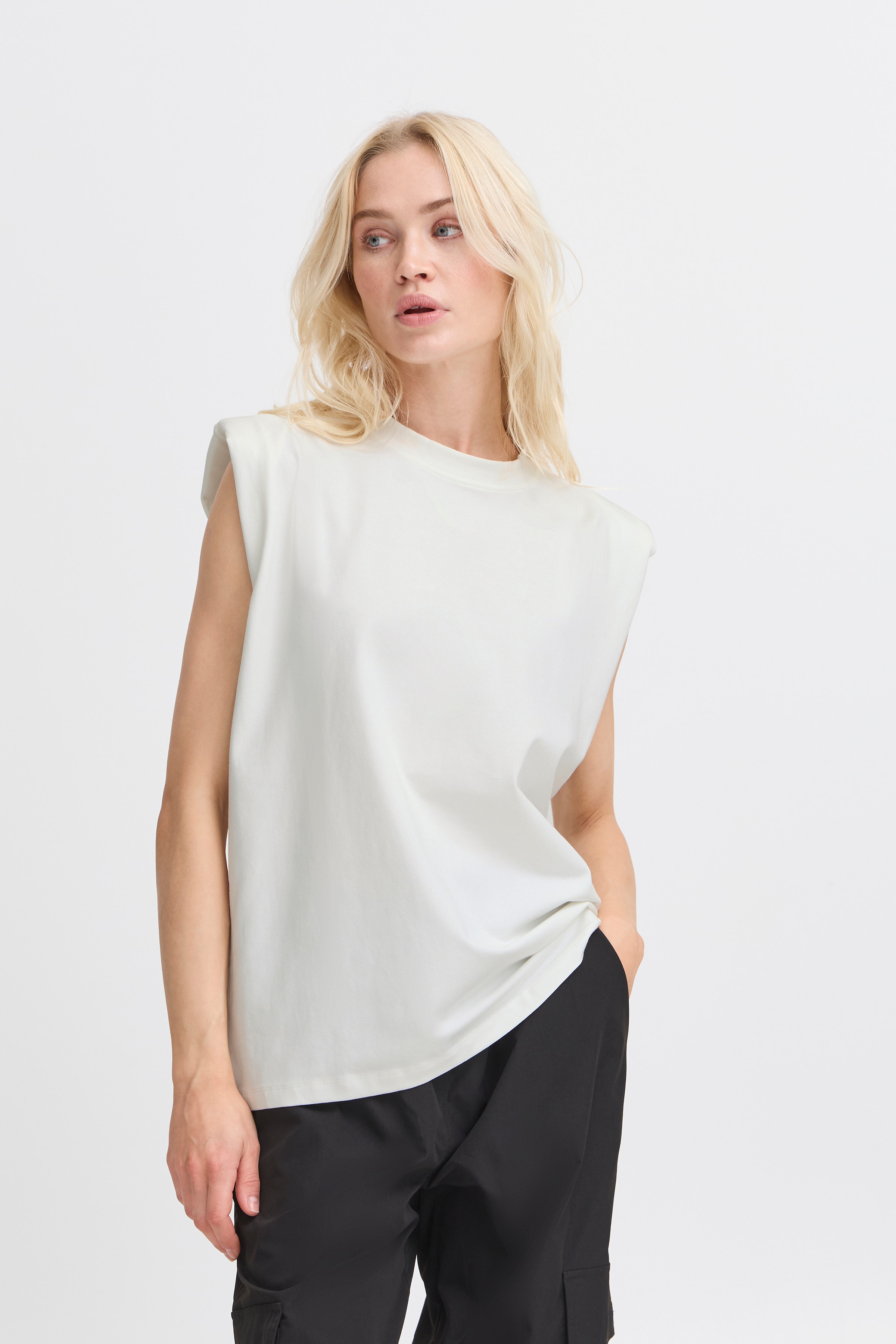 JCSIMONA T-shirt LOOKBOOK FRONT 22800920-114800