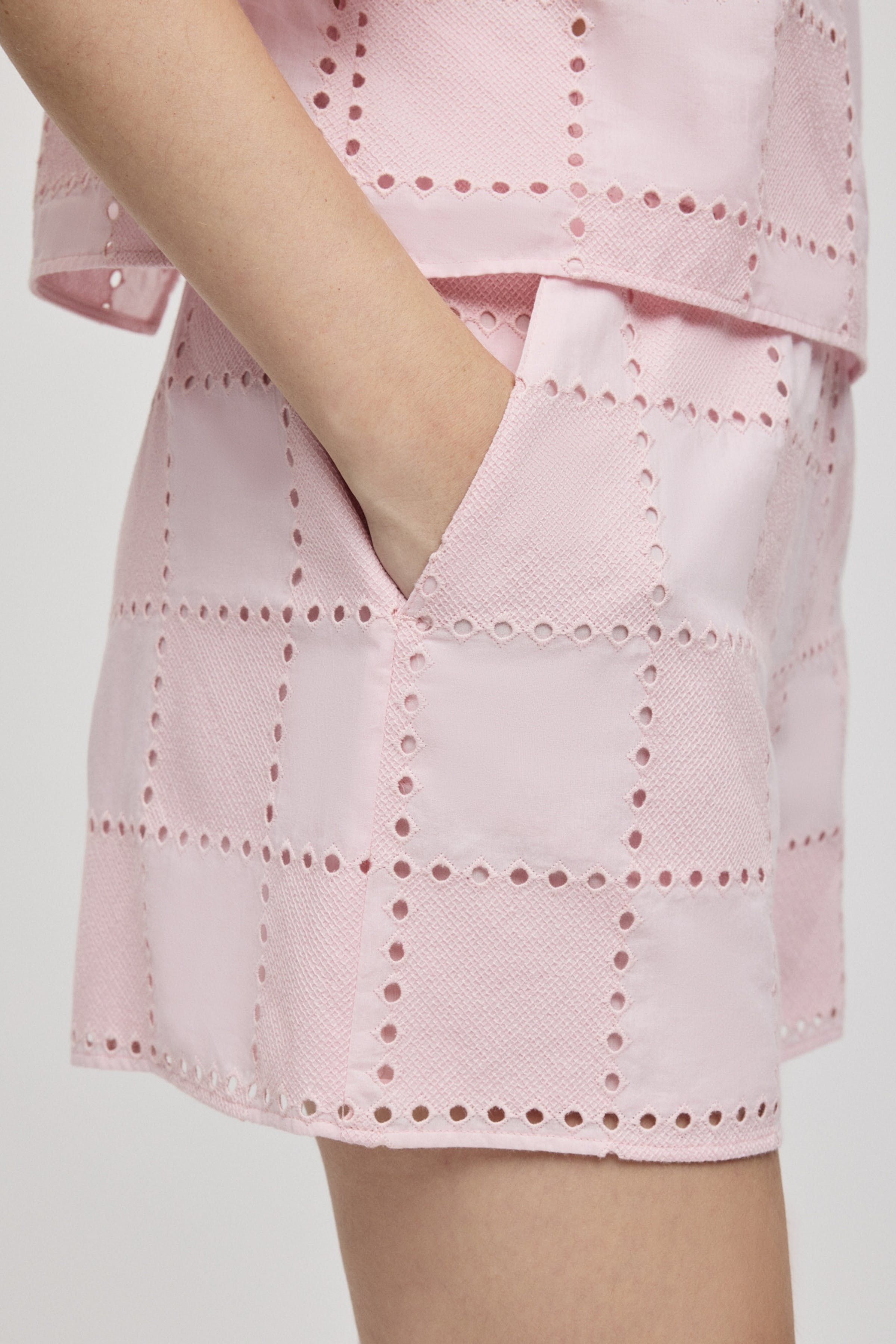 PIPER Shorts LOOKBOOK DETAIL 30600522-PI636