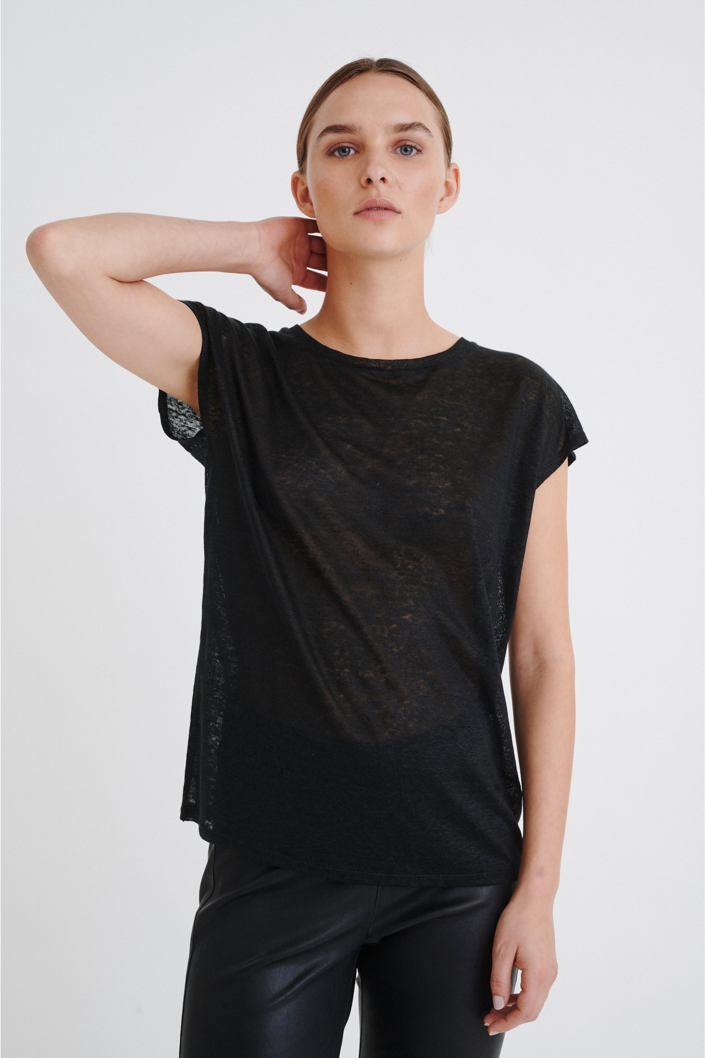 Faylinn T-shirt LOOKBOOK FRONT 30104095-10050