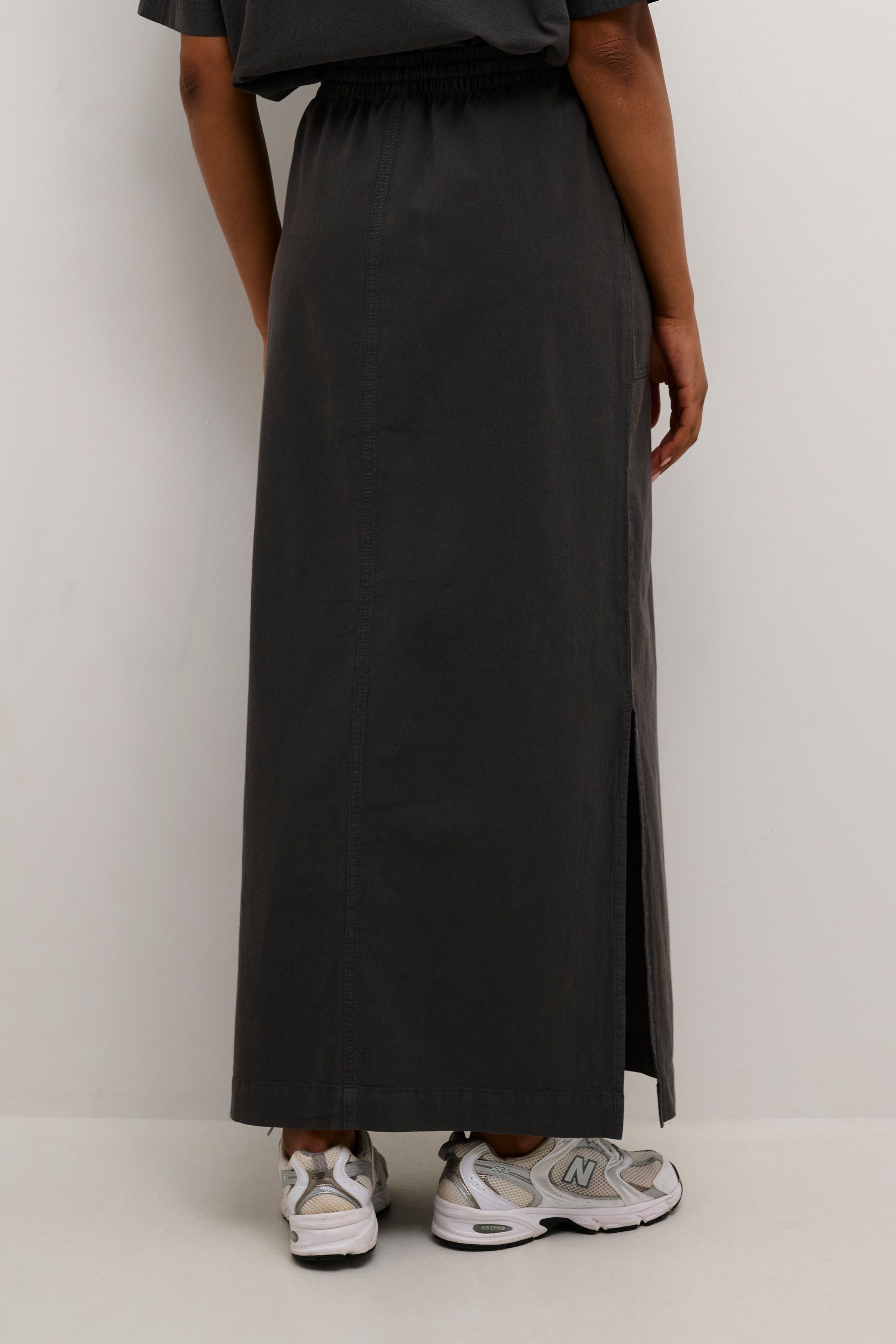 KAnaya Skirt LOOKBOOK BACK 10509504-190205