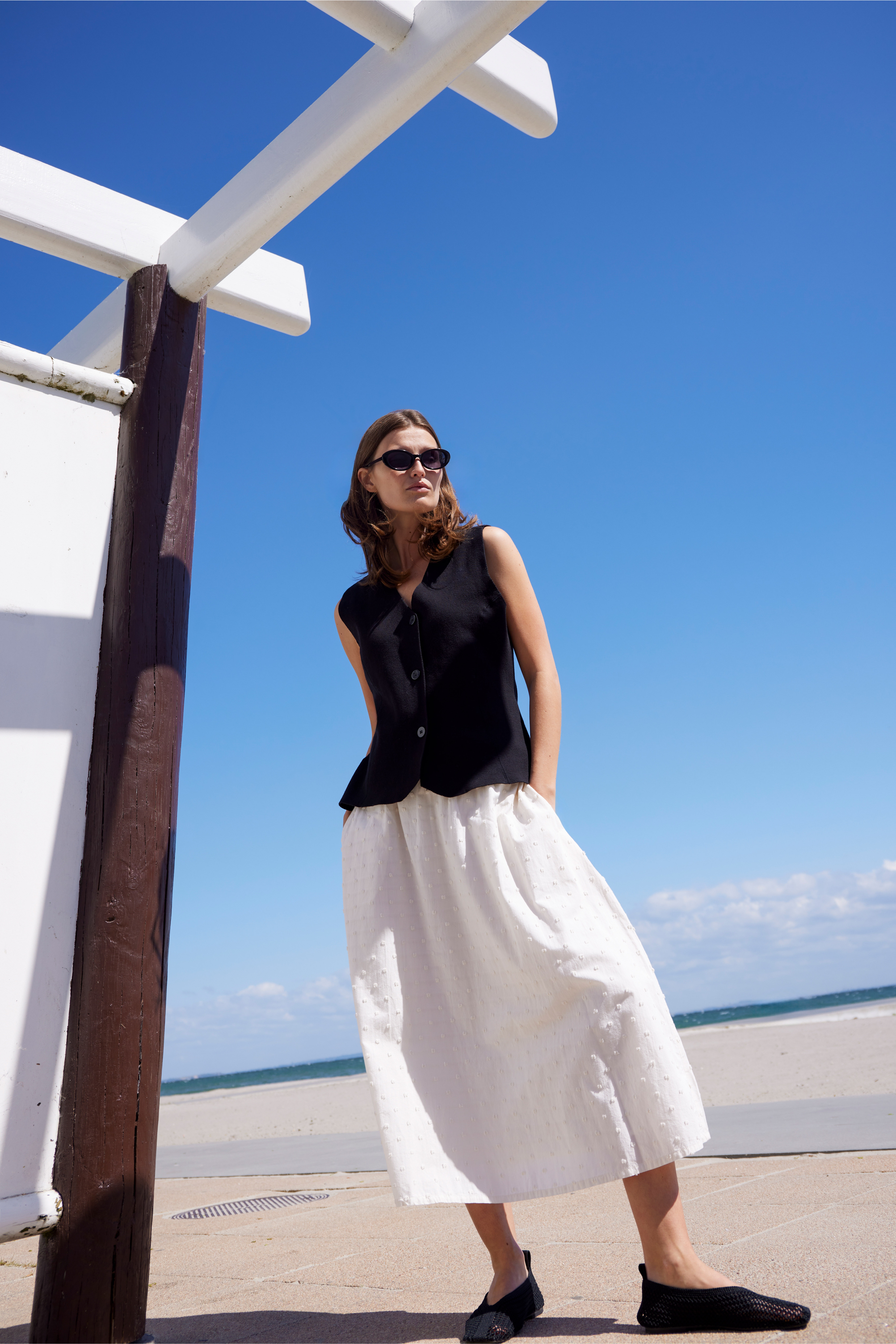 SLSunela Rock LOCATION NONE 30408478-111001