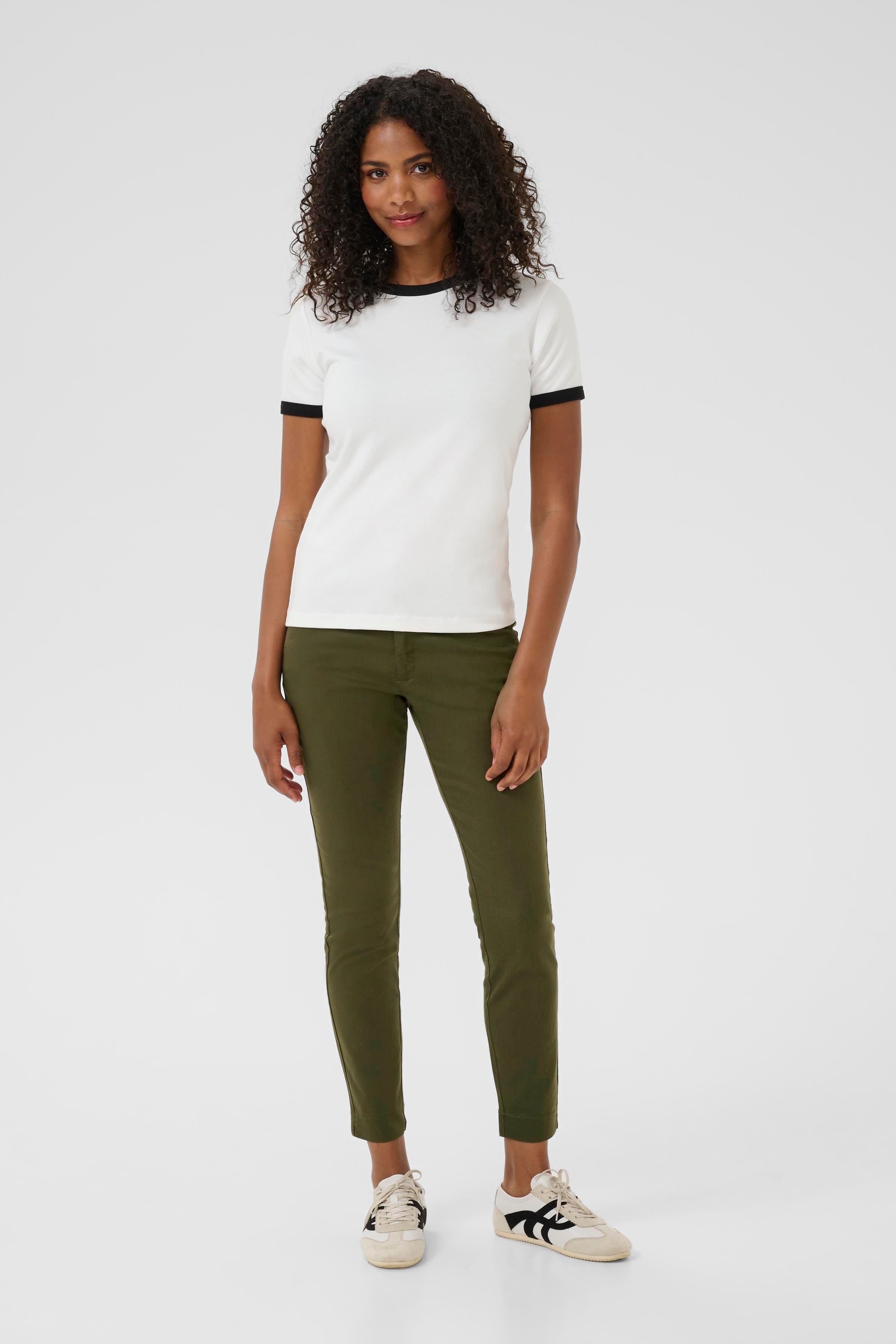 KAlea Hose LOOKBOOK FRONT 10505191-190511