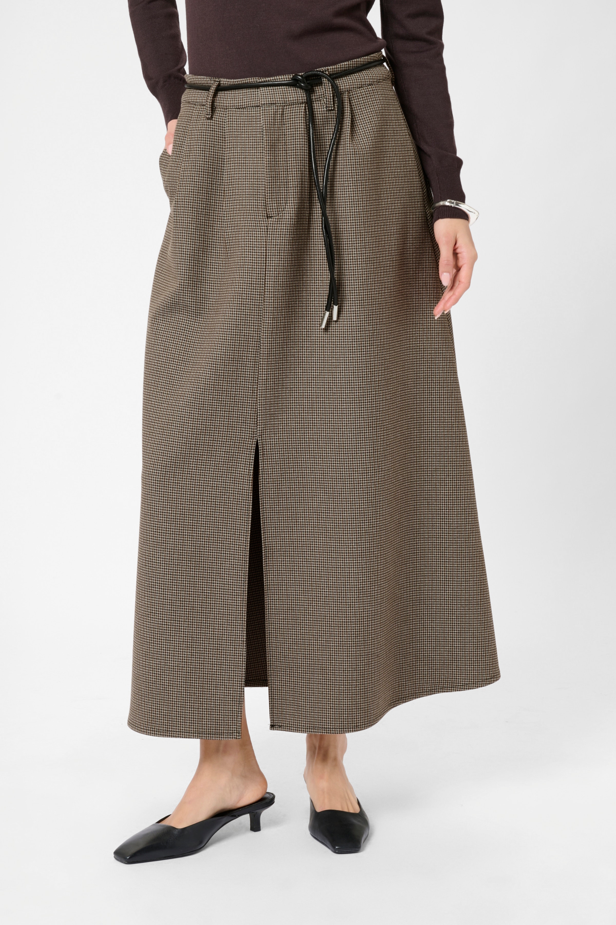 KAelyah Skirt LOOKBOOK FRONT 10510847-108548