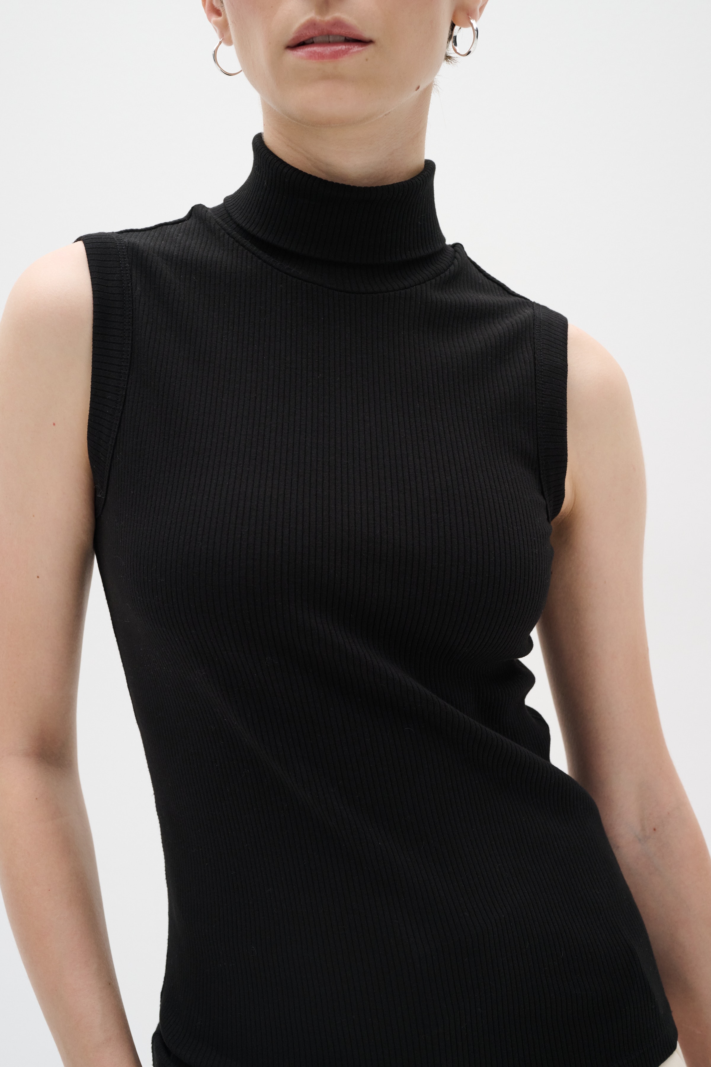 DAGNAIW Turtleneck TOP LOOKBOOK DETAIL 30106690-194008