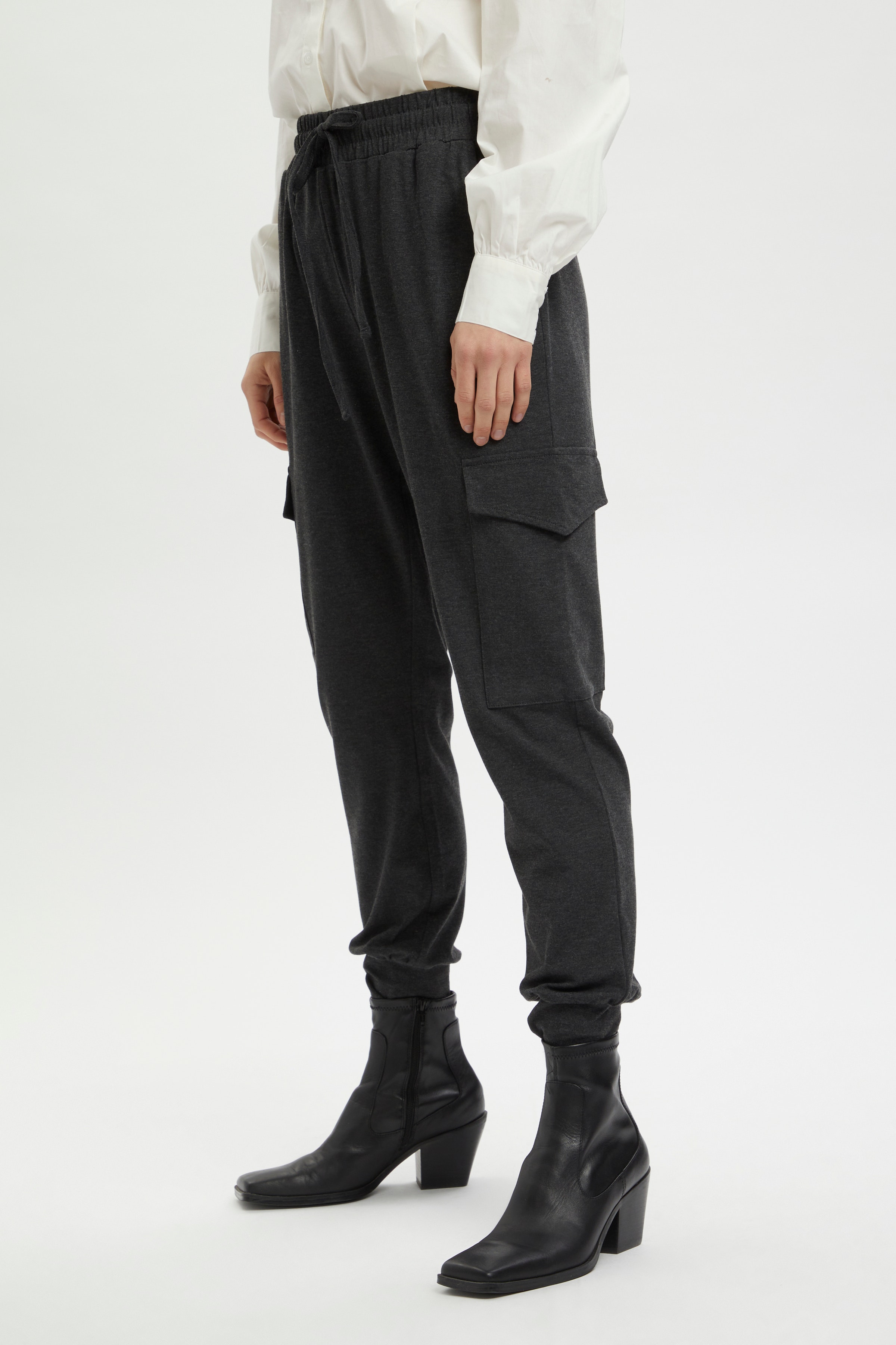 KAsiggi Bukser LOOKBOOK FRONT 10504297-100125