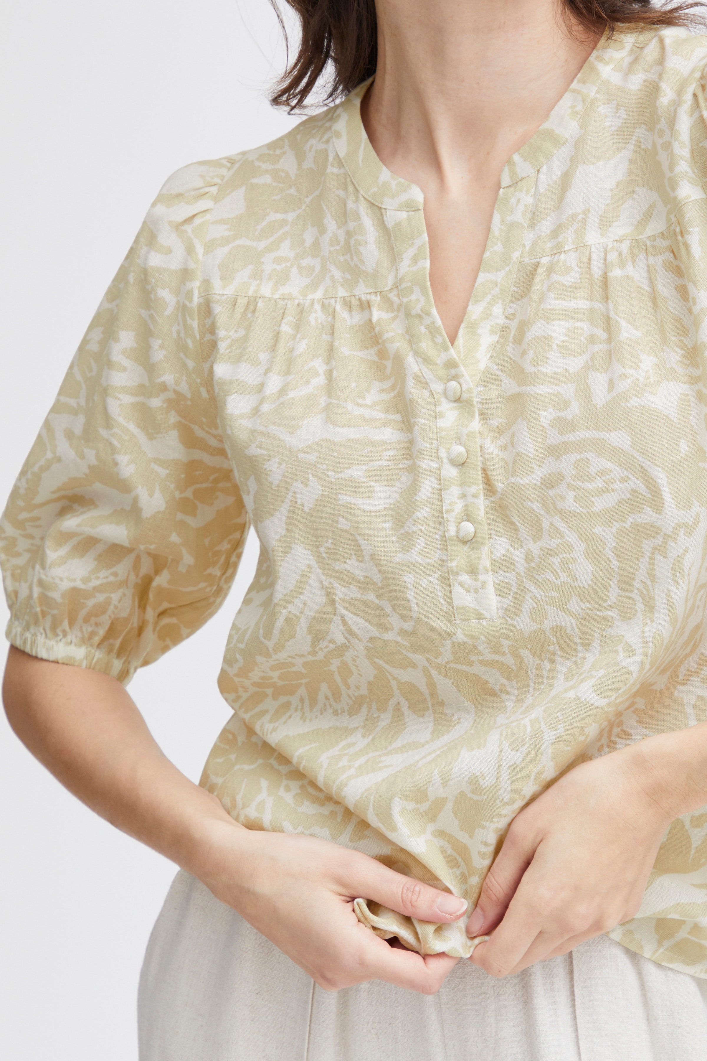 FRMADDIE Blus LOOKBOOK DETAIL 20613742-203087
