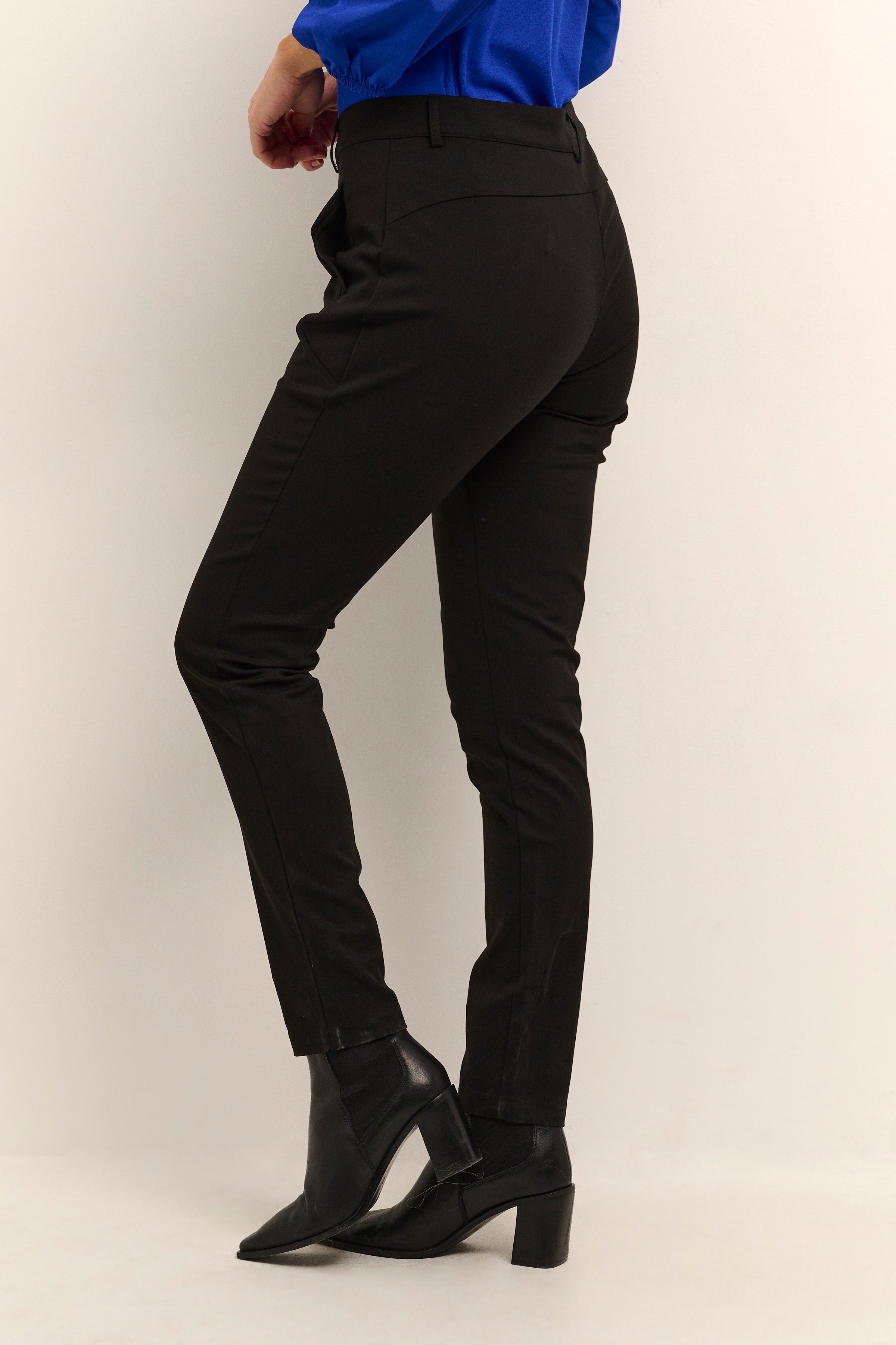 Vera Trousers LOOKBOOK BACK 550677-50600