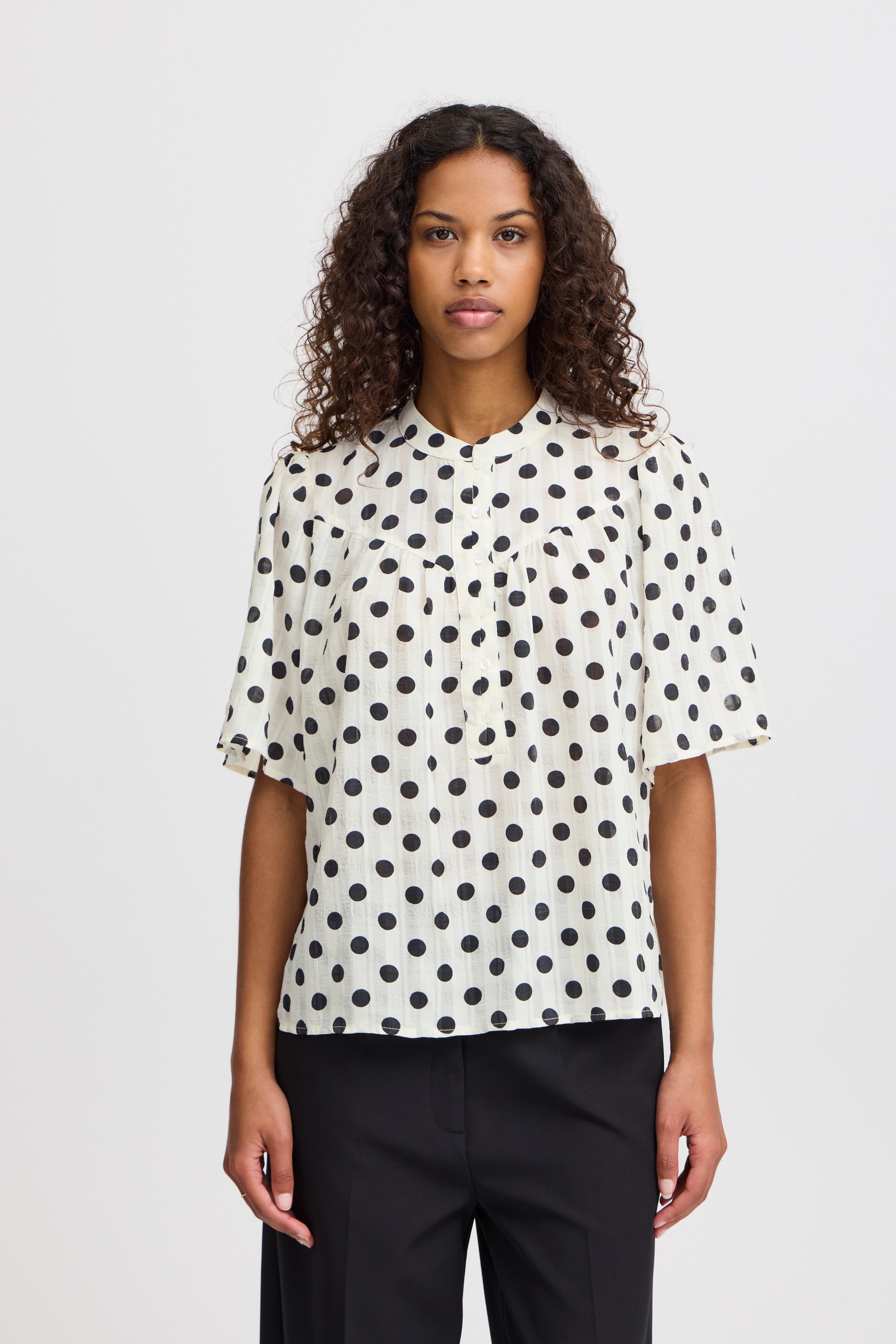 IXPIA Bluse LOOKBOOK FRONT 20123153-204605