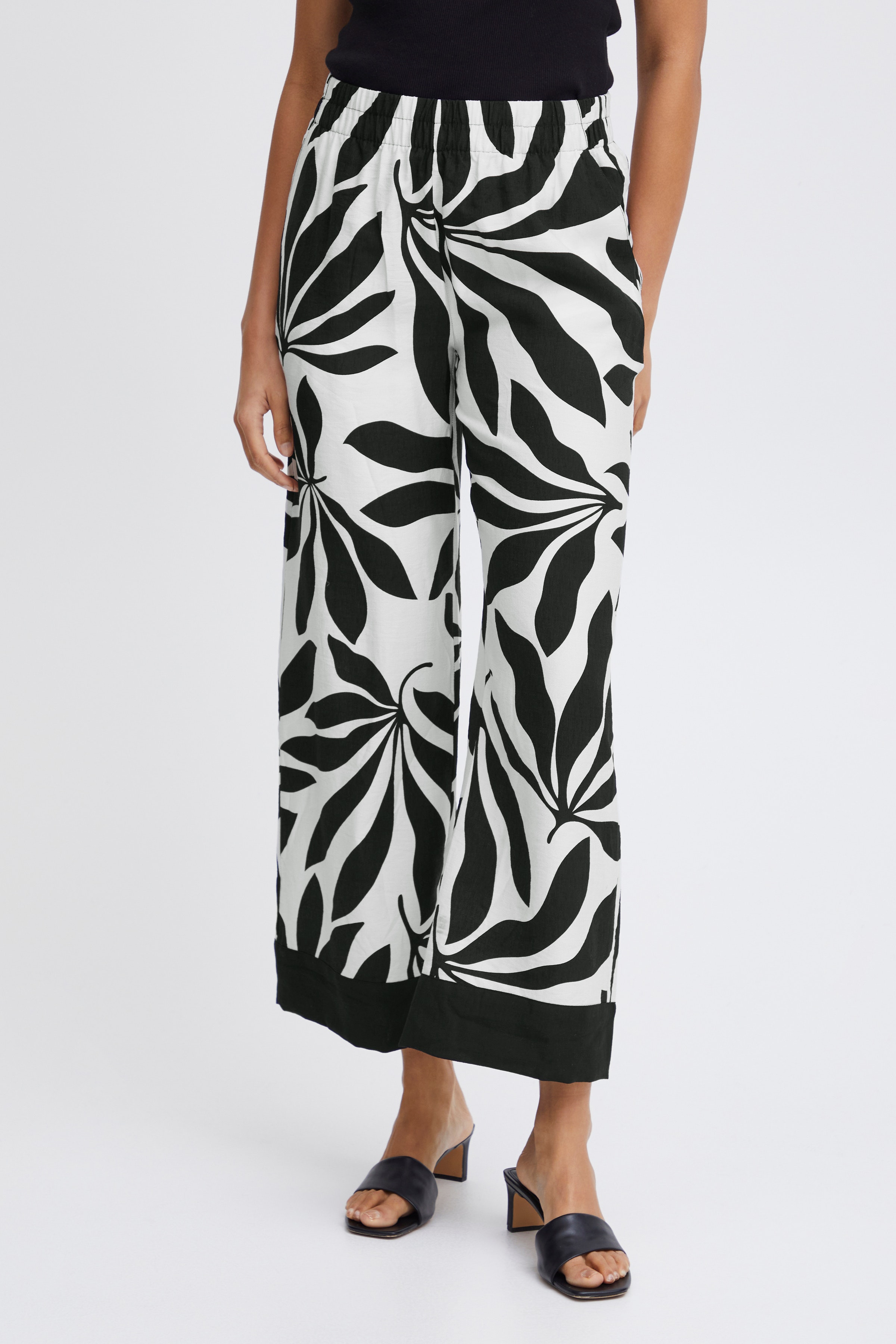 BYJANINA Broek LOOKBOOK FRONT 20814898-203167