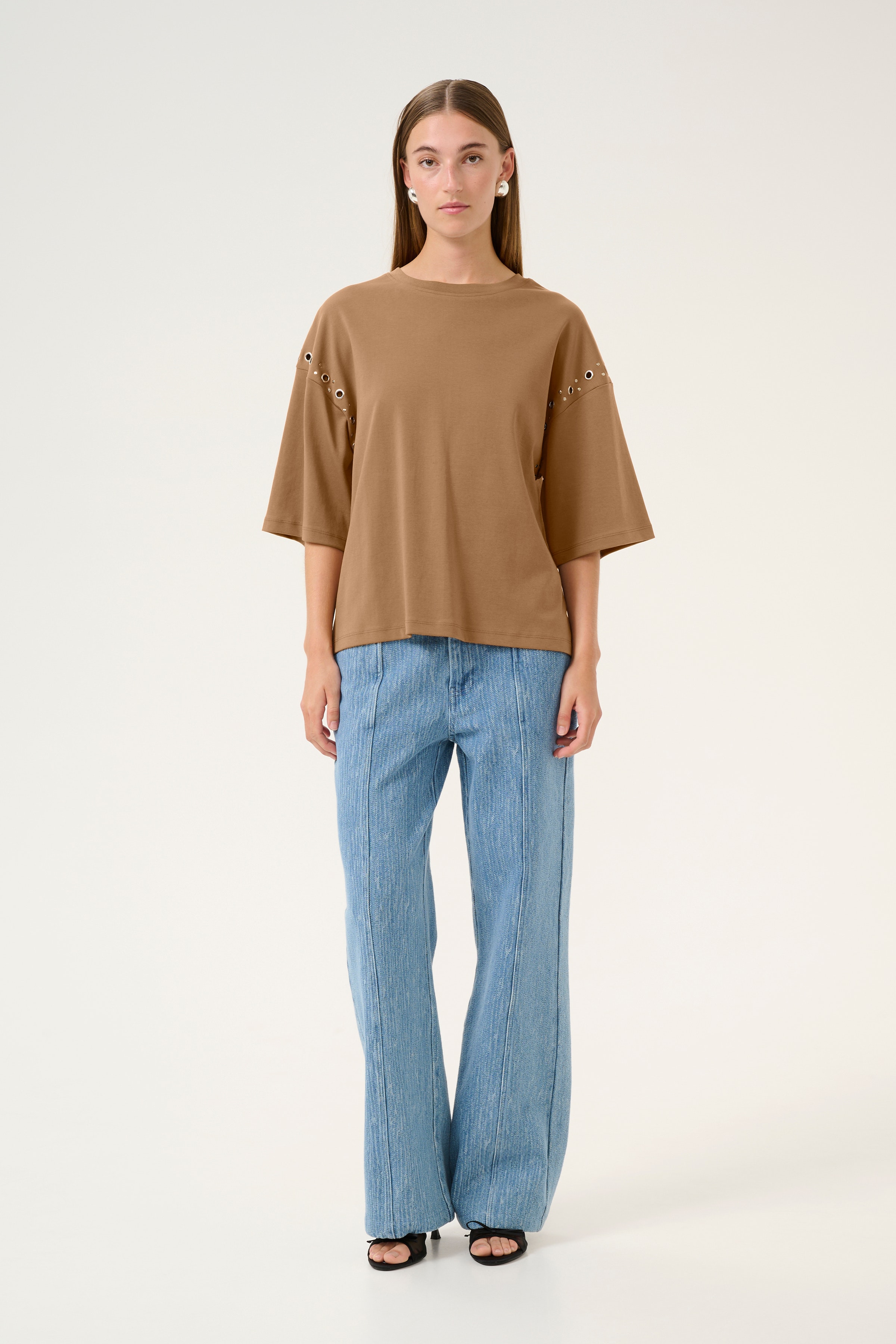 KBTika T-shirt LOOKBOOK FRONT 10105316-181029