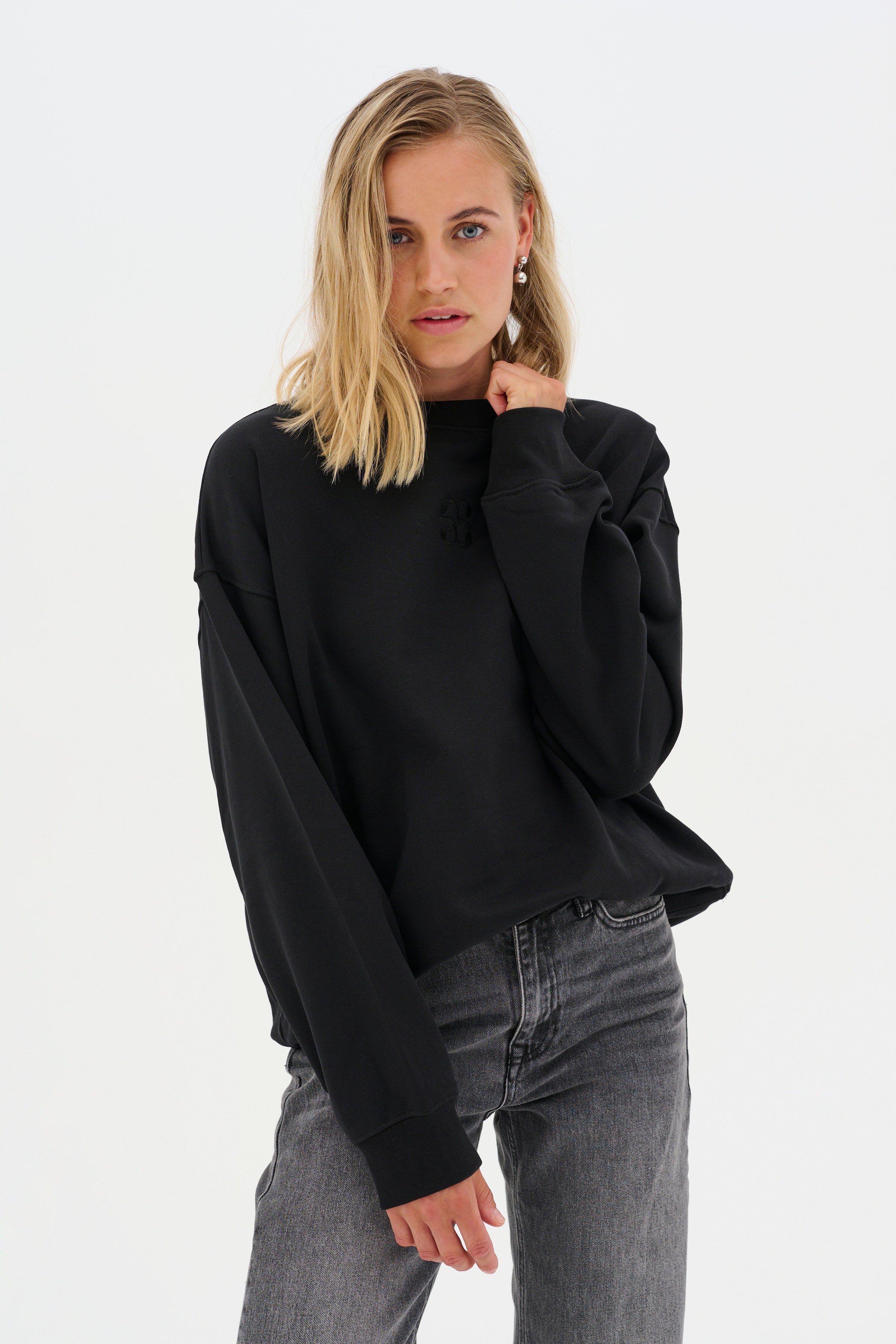 DiegoMW Sweatshirt LOOKBOOK FRONT 10704891-100031