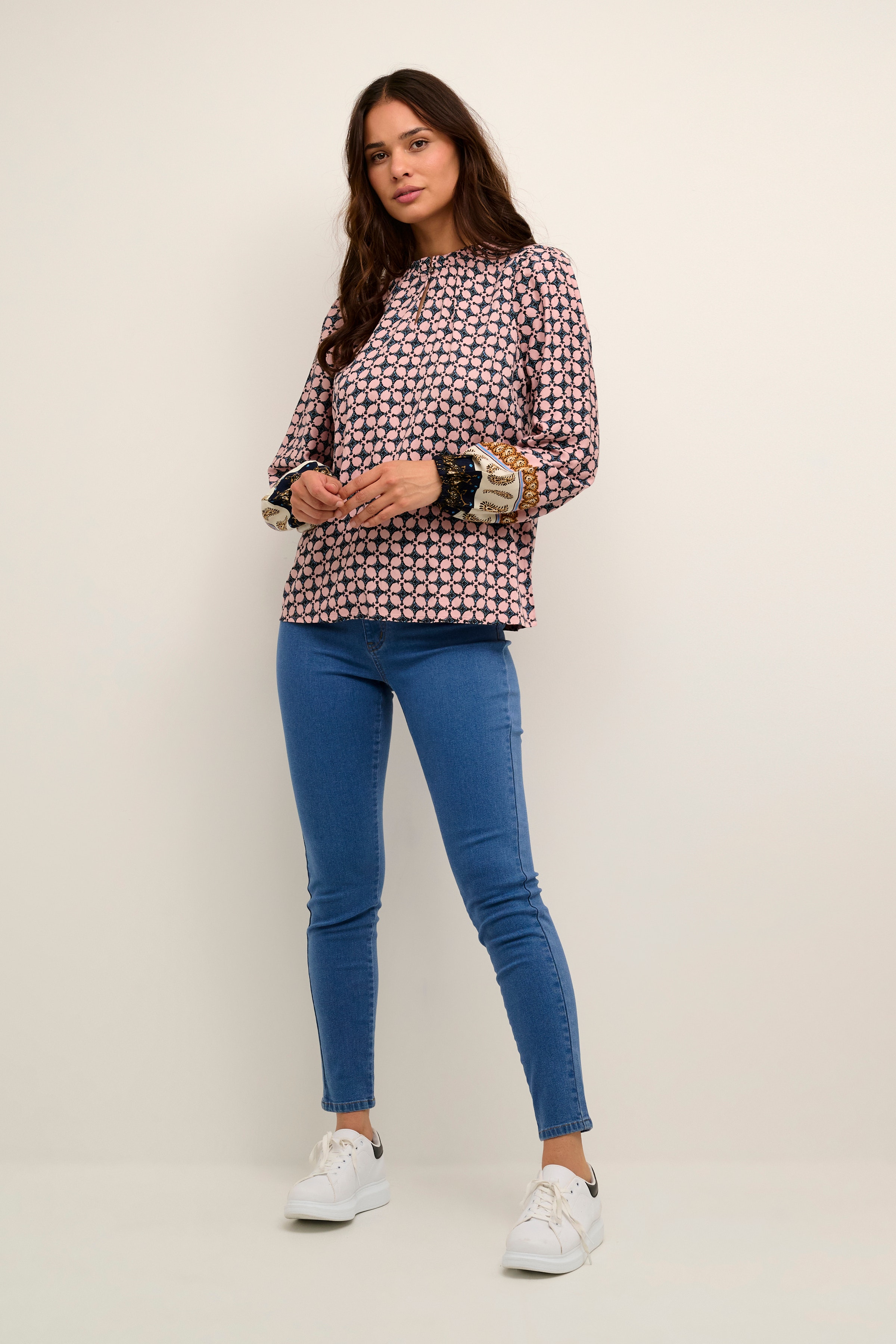 CREmmelie Bluse LOOKBOOK FRONT 10611152-104261