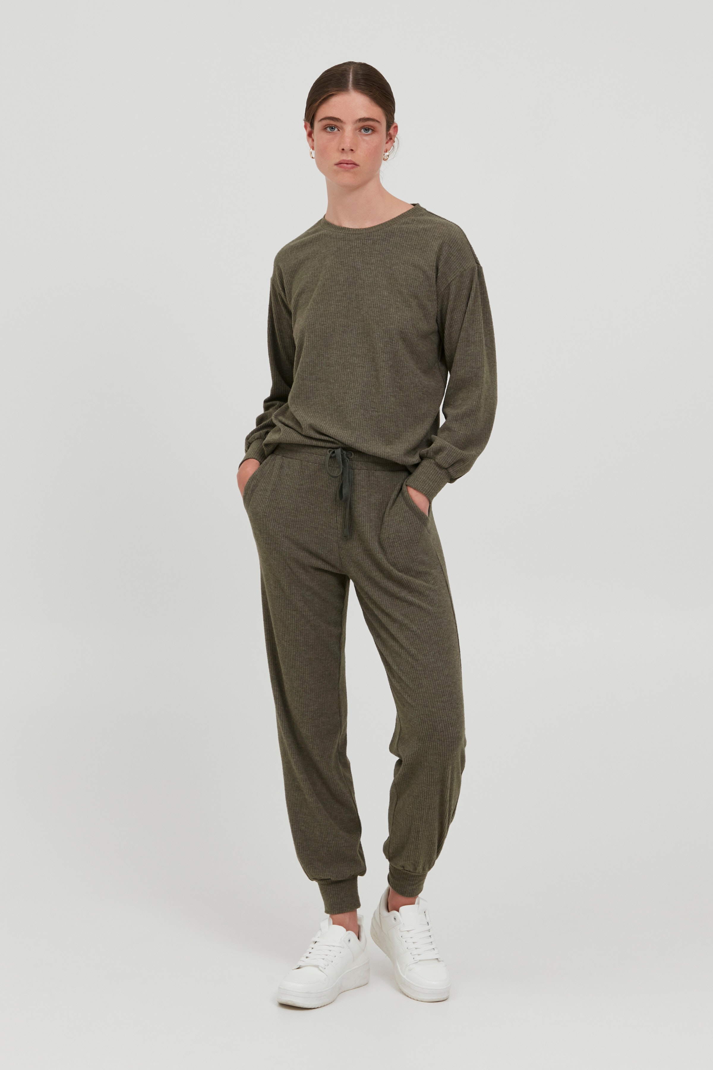 Strickhose LOOKBOOK FRONT 20114624-190512