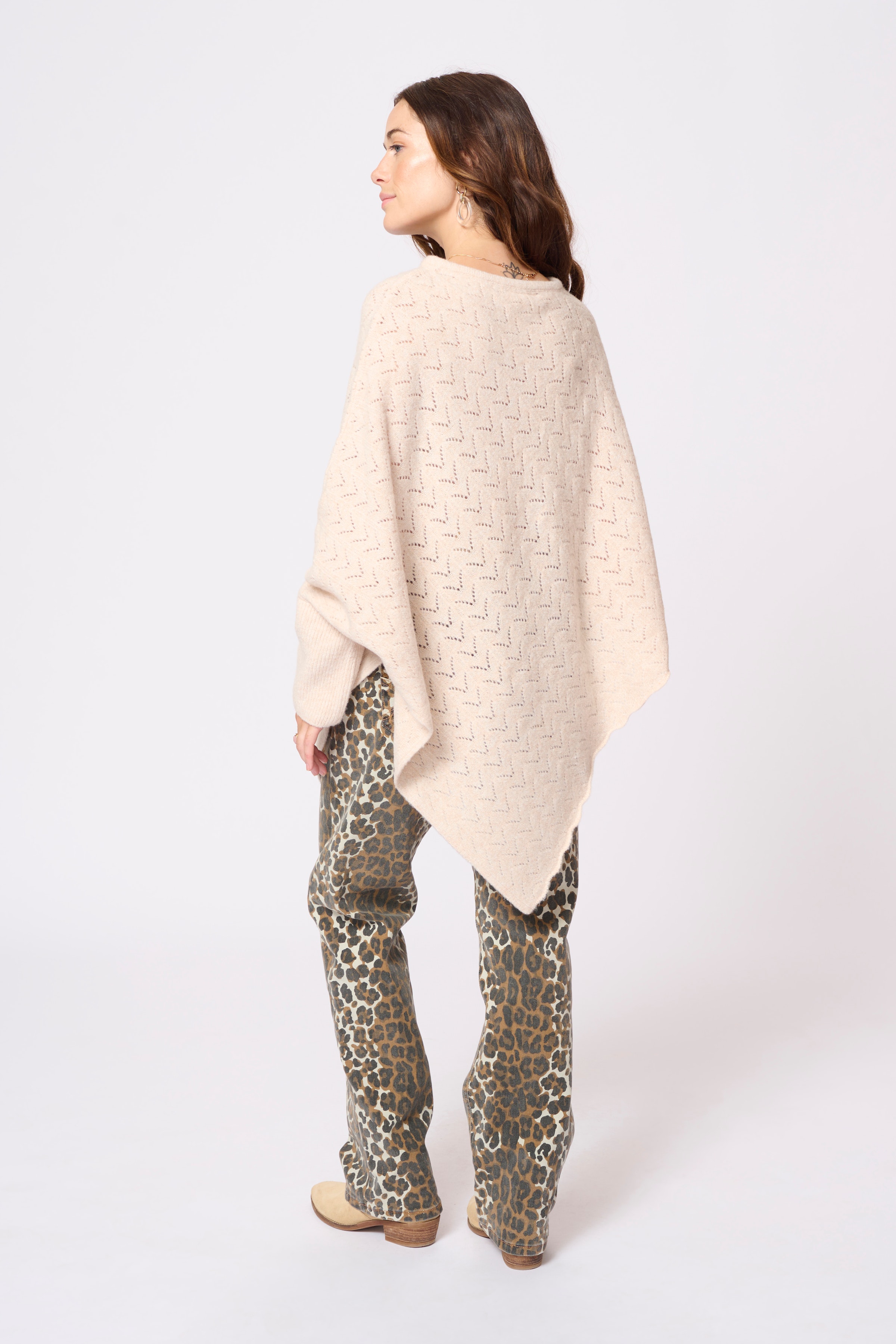 CRHoliday Poncho LOOKBOOK BACK 10613709-100232