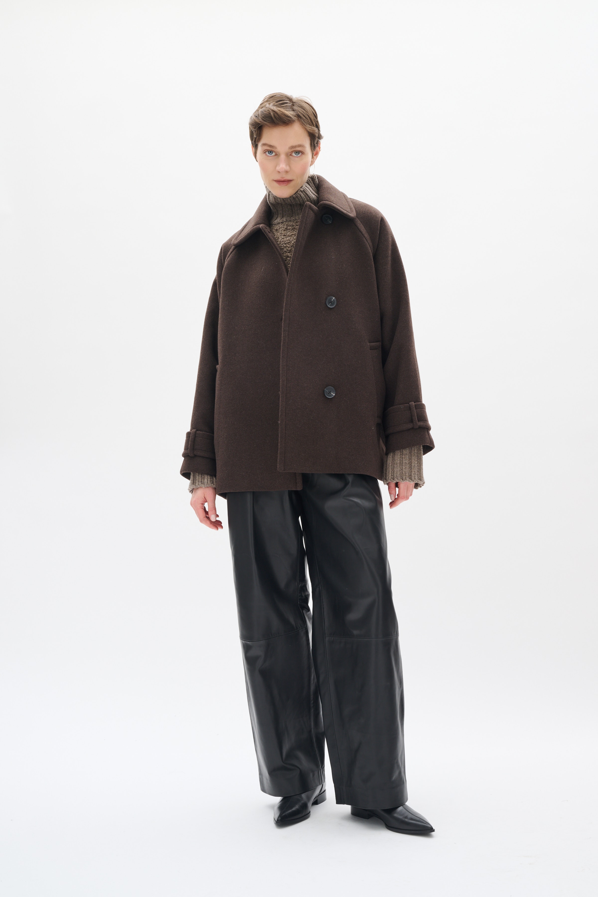 Thora Outerwear LOOKBOOK FRONT 30111082-191109