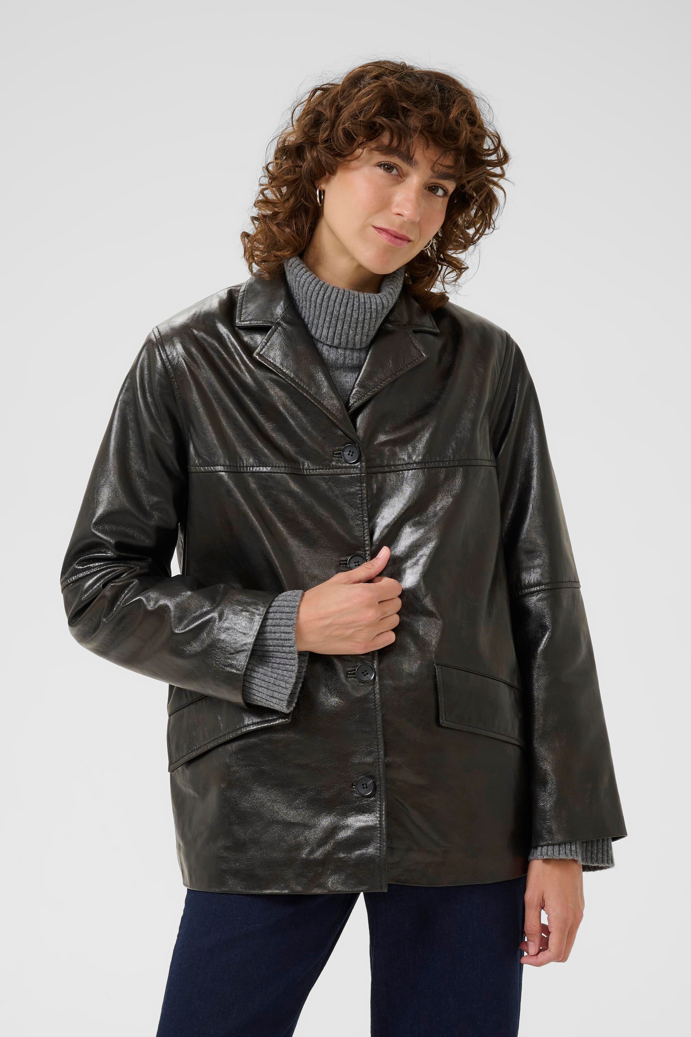 SysPW Ytterplagg LOOKBOOK FRONT 30309749-194008