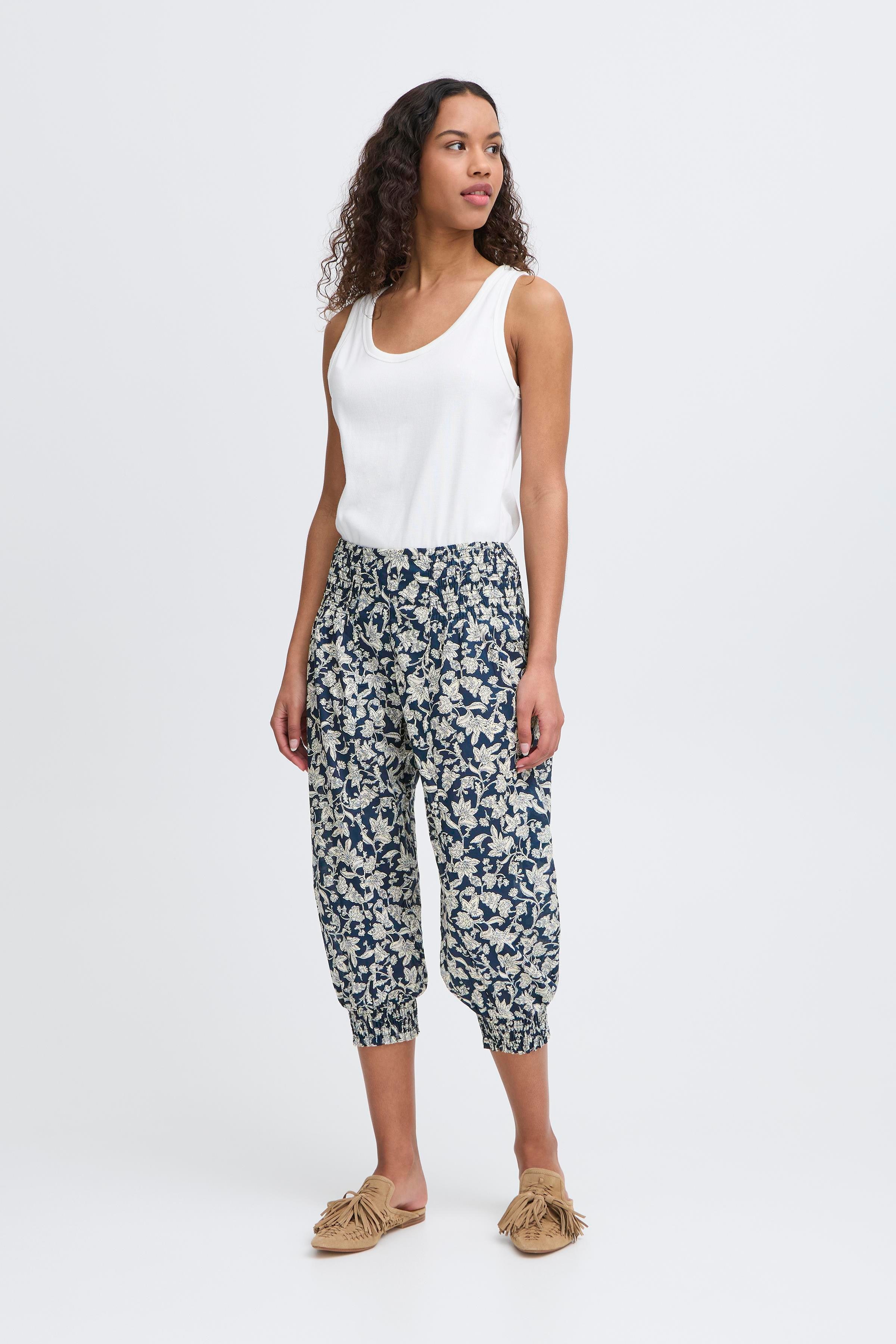 PZJILL Wide Capri Trousers LOOKBOOK FRONT 50200339-205181